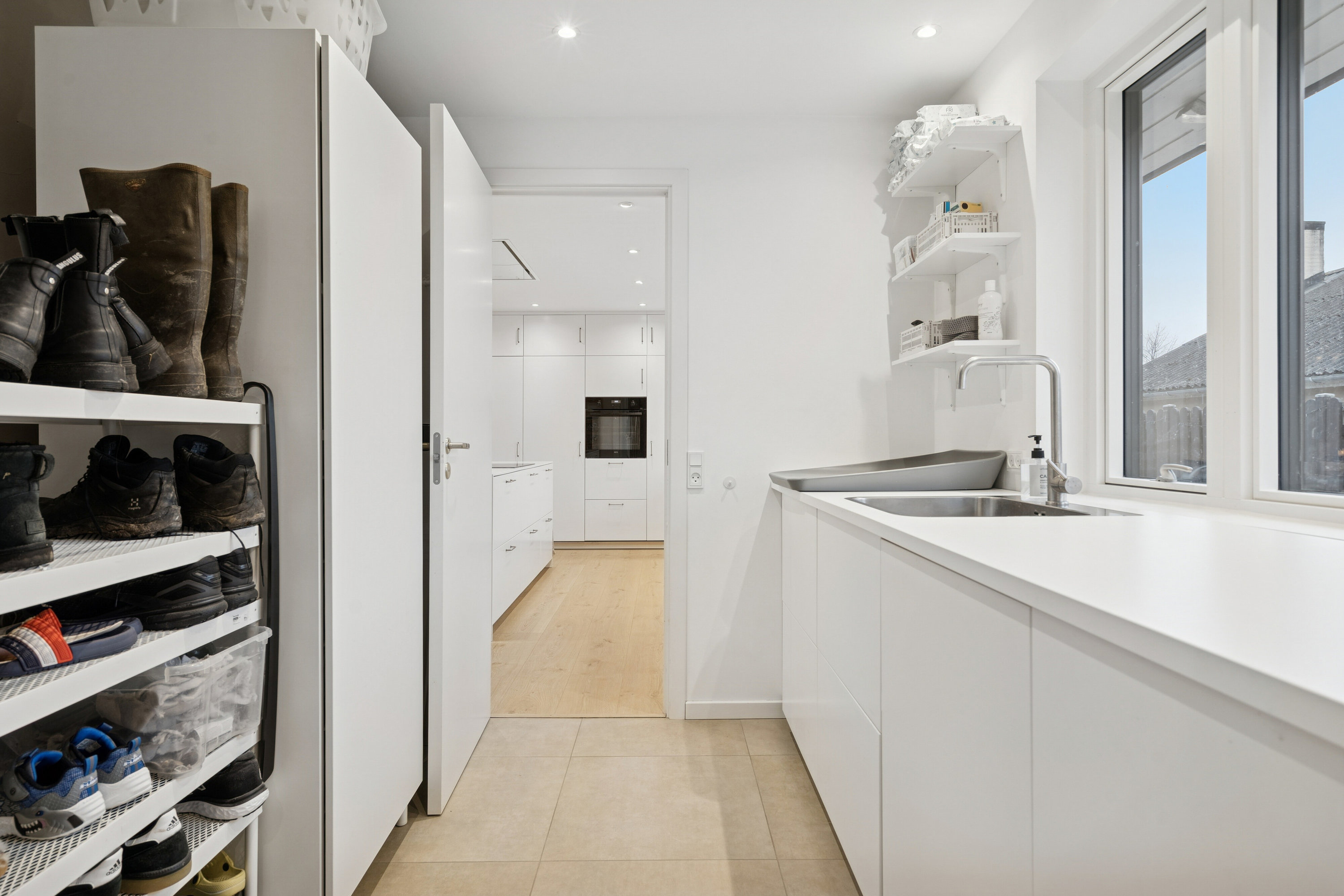 Fremhævet køkken billede i fuldskærmstilstand. Billede af Syrenvej 33, 4690 Haslev