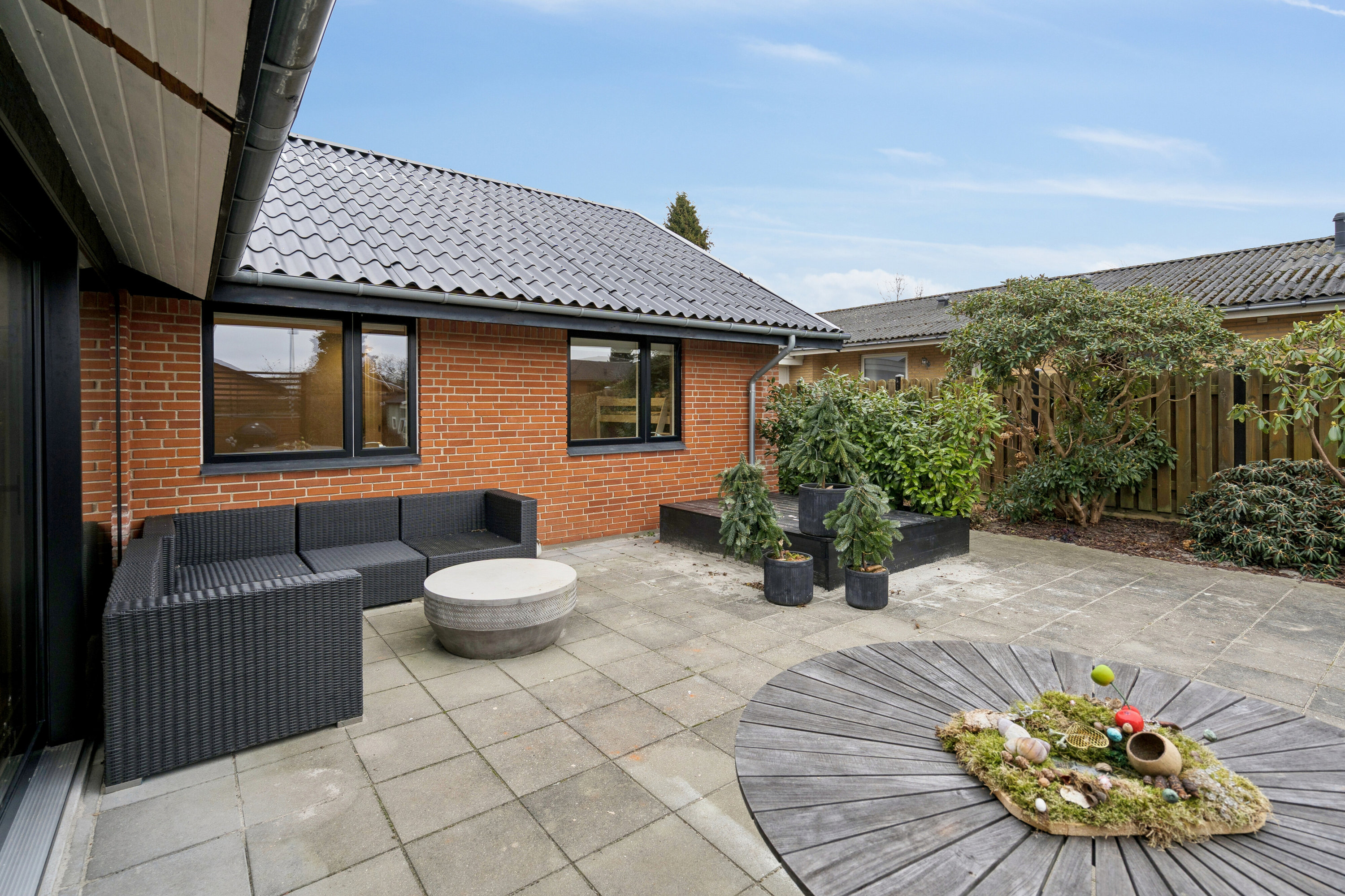 Fremhævet terrasse billede i fuldskærmstilstand. Billede af Syrenvej 33, 4690 Haslev