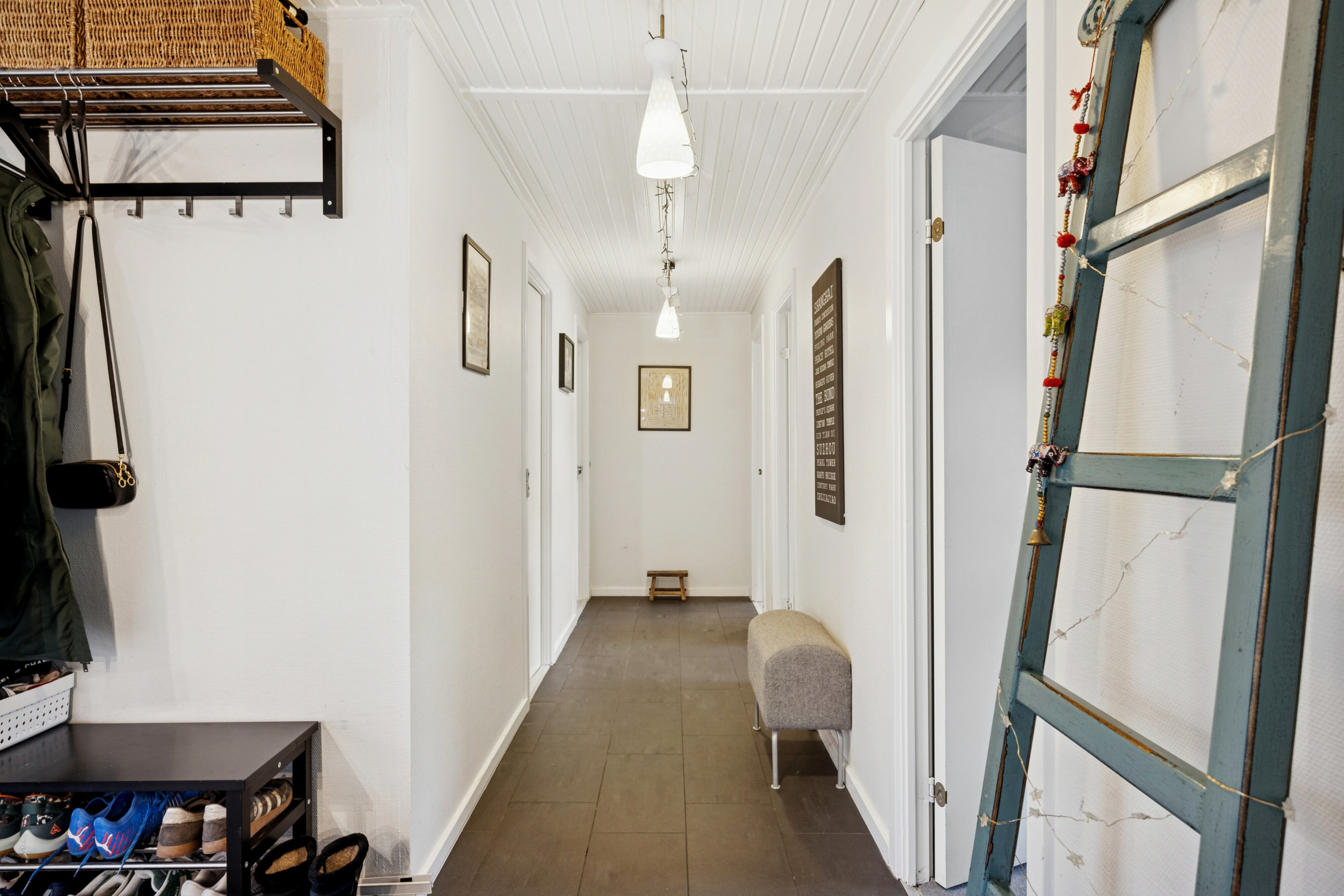 Fremhævet gang billede i fuldskærmstilstand. Billede af Natviolvej 7, 3310 Ølsted