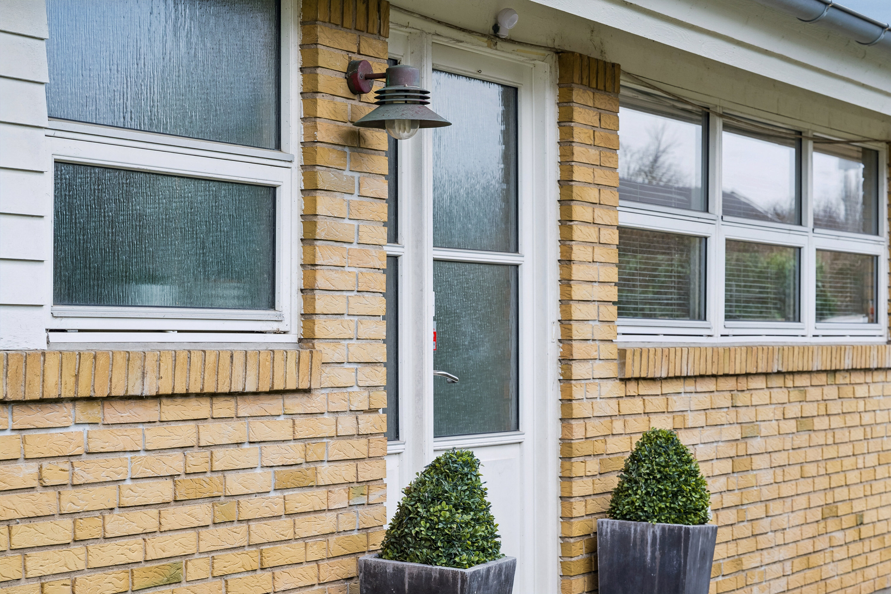 Fremhævet indgangsparti billede i fuldskærmstilstand. Billede af Natviolvej 7, 3310 Ølsted