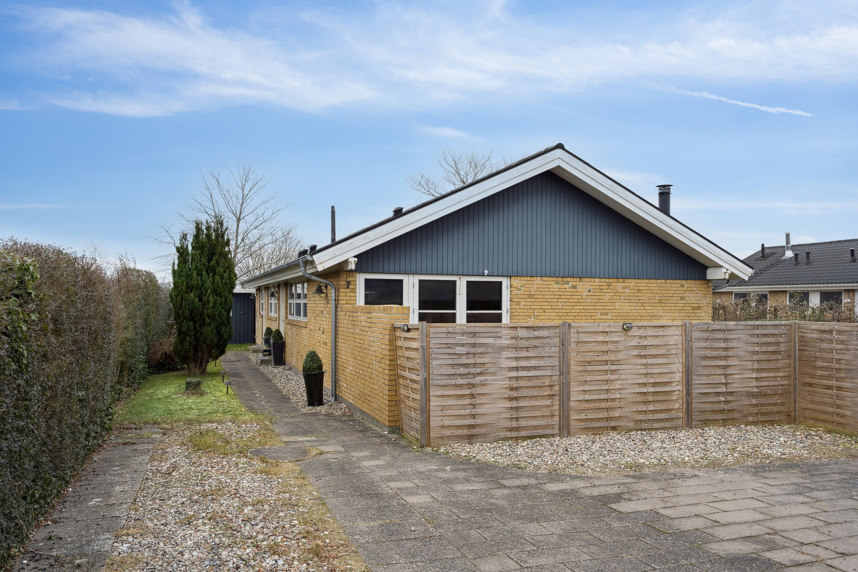 Fremhævet set fra vejen billede i fuldskærmstilstand. Billede af Natviolvej 7, 3310 Ølsted