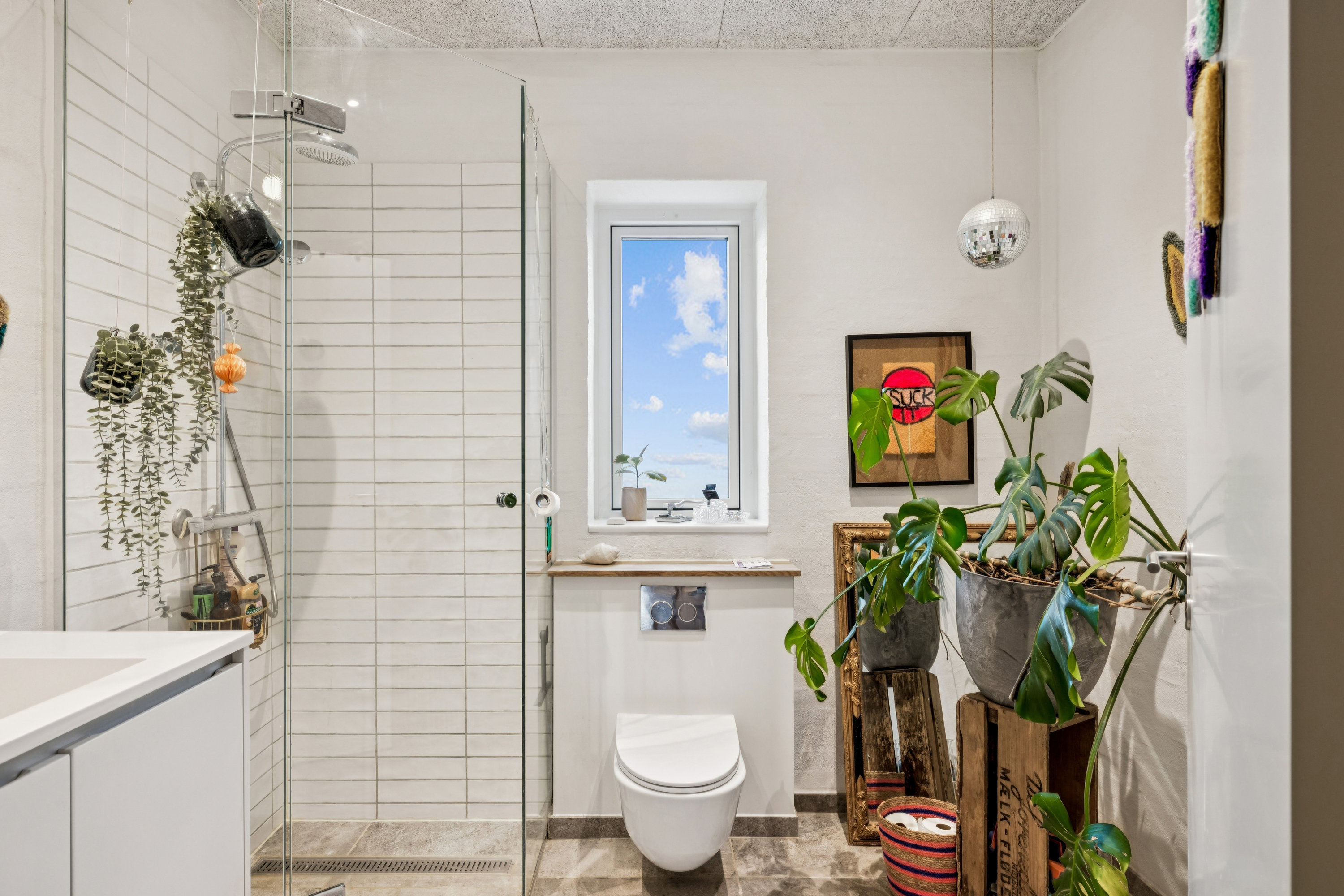 Fremhævet badeværelse billede i fuldskærmstilstand. Billede af Overblikket 16, Rodskov, 8543 Hornslet