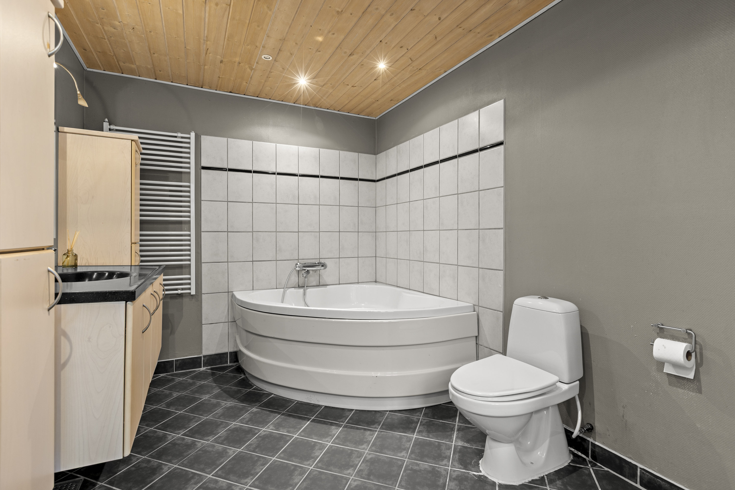 Fremhævet badeværelse billede i fuldskærmstilstand. Billede af Veddevej 47, 4295 Stenlille