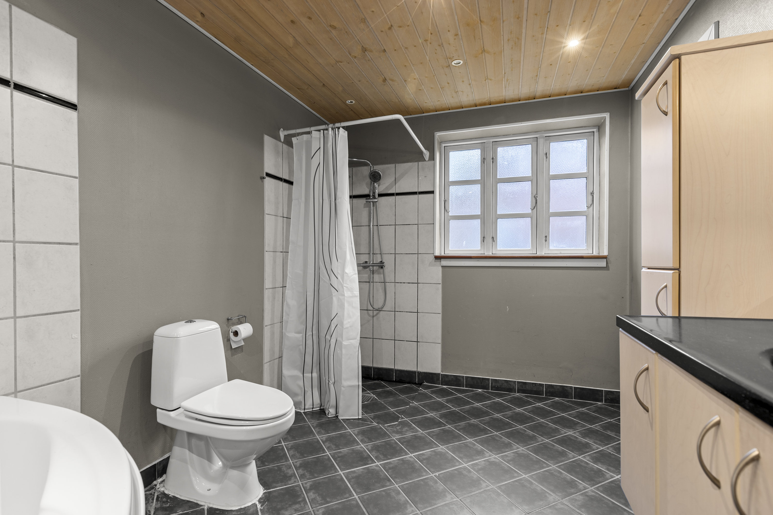 Fremhævet badeværelse billede i fuldskærmstilstand. Billede af Veddevej 47, 4295 Stenlille