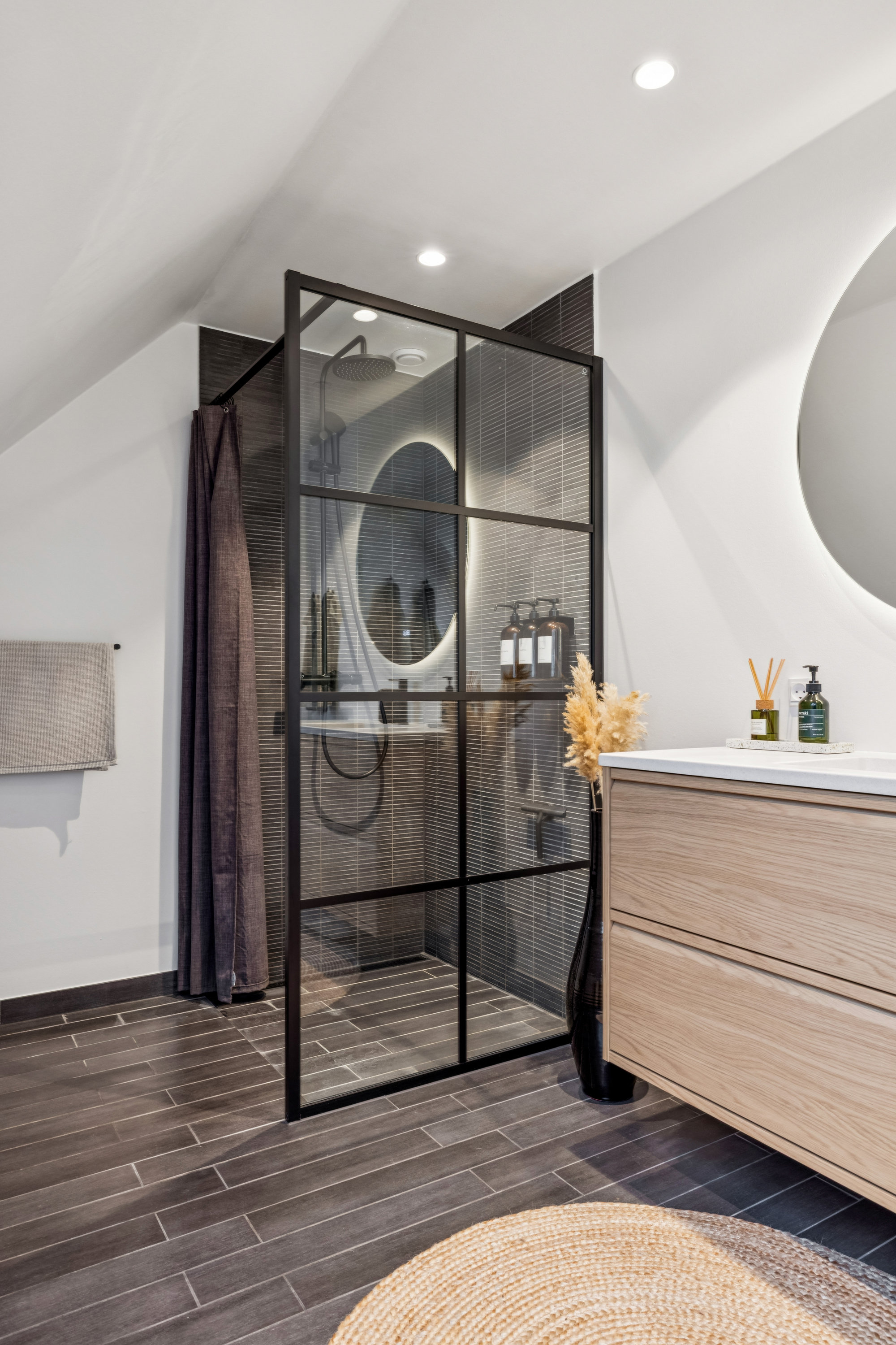 Fremhævet badeværelse billede i fuldskærmstilstand. Billede af Østergårdsvej 24, Ugelbølle, 8410 Rønde