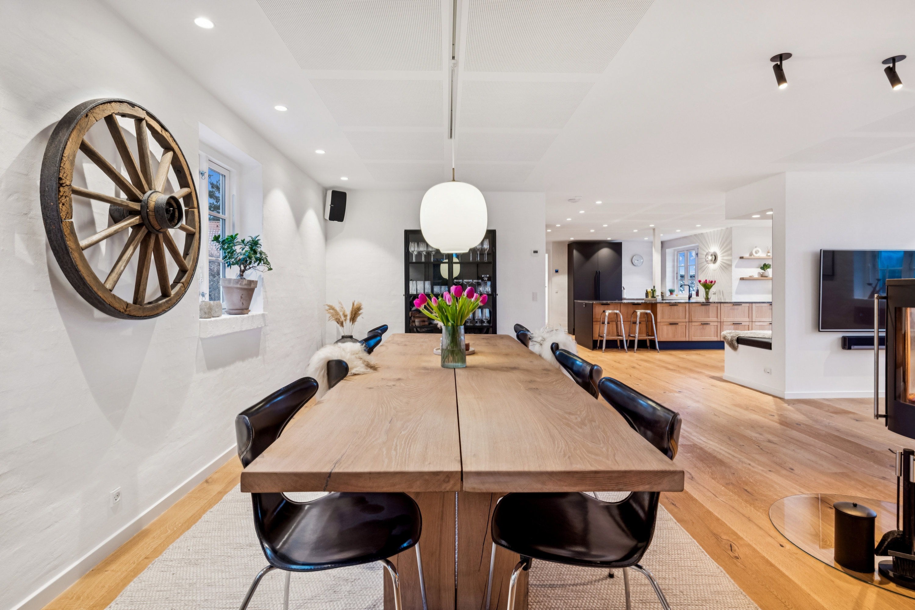 Fremhævet spisestue billede i fuldskærmstilstand. Billede af Østergårdsvej 24, Ugelbølle, 8410 Rønde