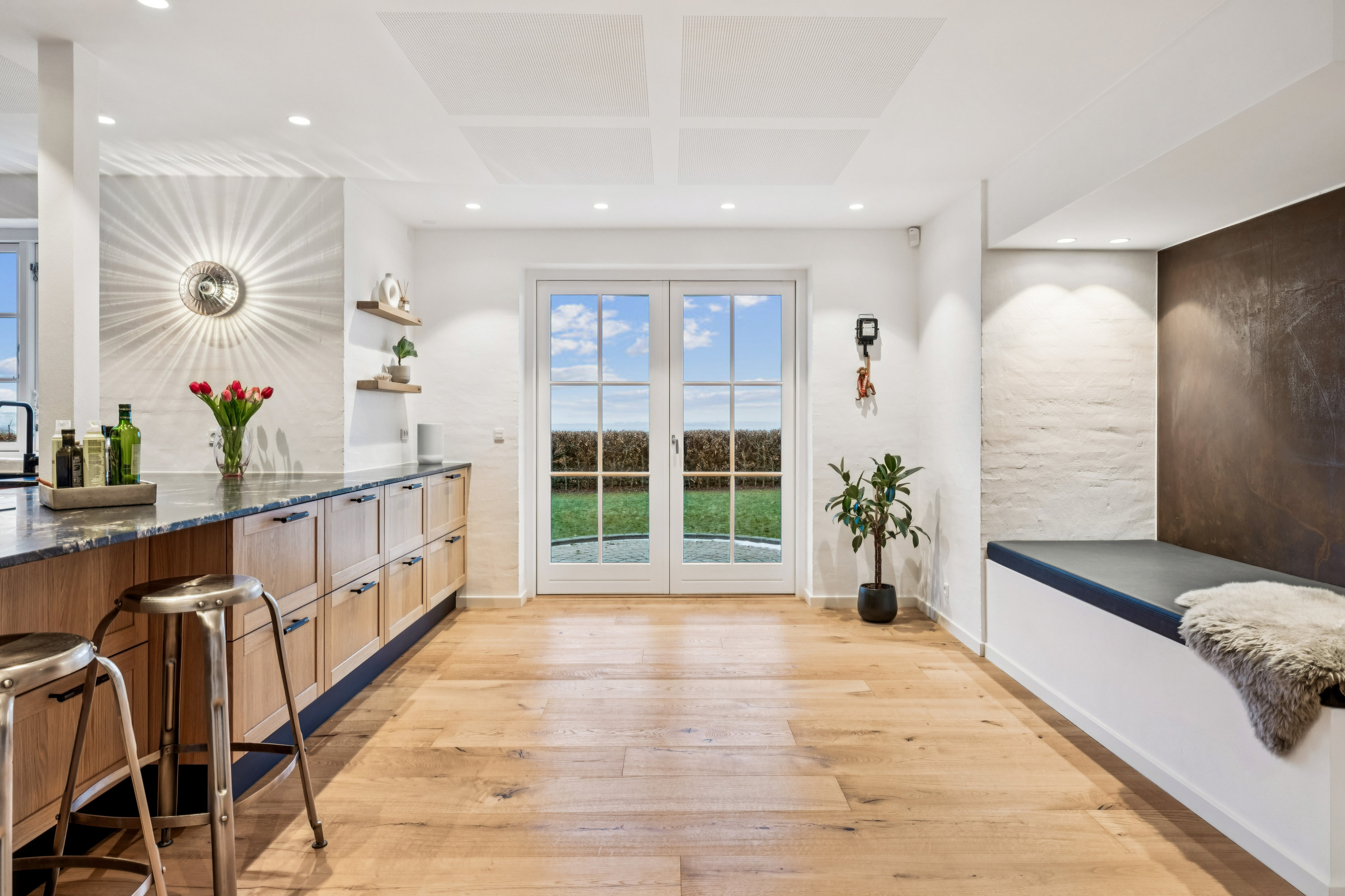 Fremhævet stue billede i fuldskærmstilstand. Billede af Østergårdsvej 24, Ugelbølle, 8410 Rønde