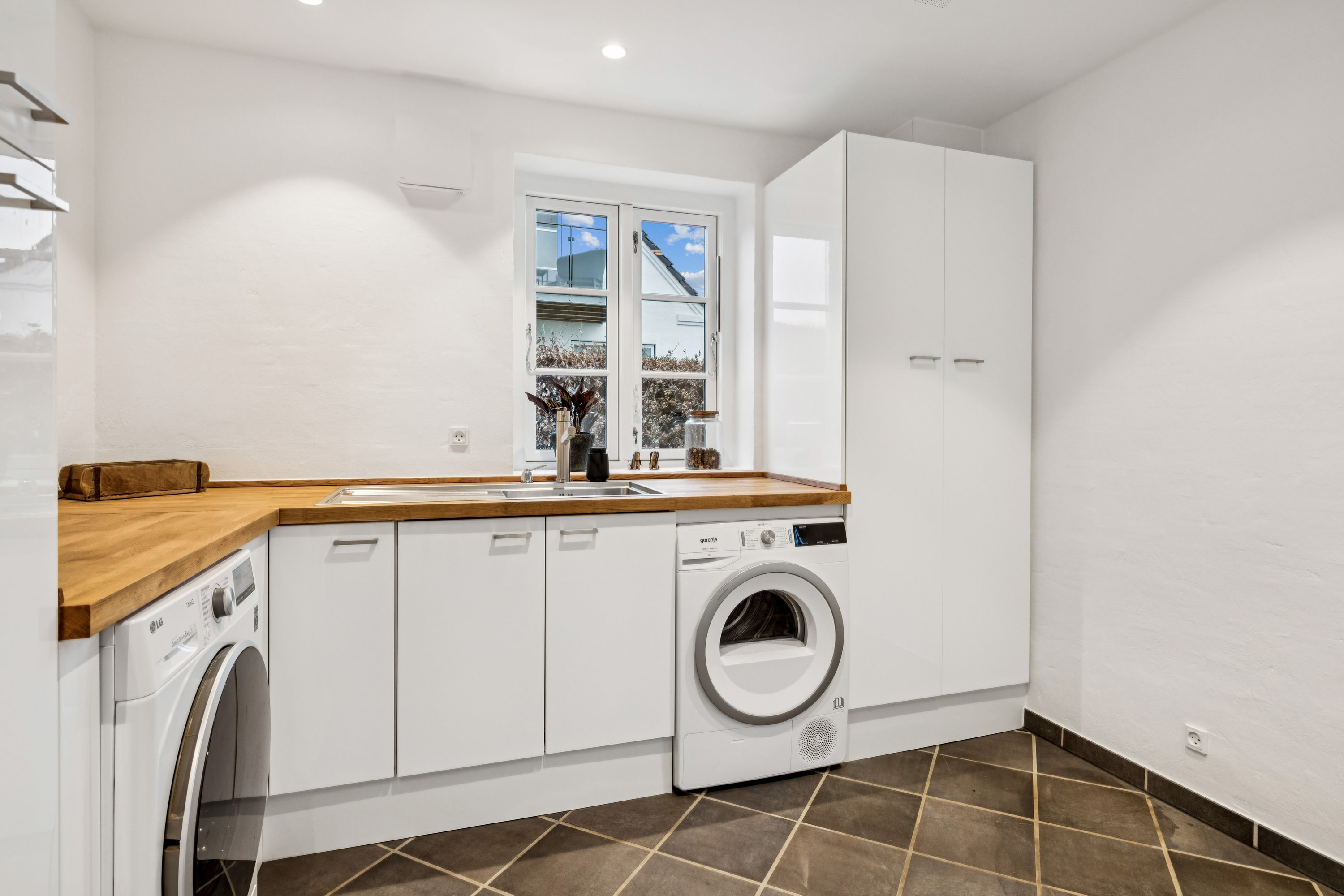 Fremhævet bryggers billede i fuldskærmstilstand. Billede af Østergårdsvej 24, Ugelbølle, 8410 Rønde