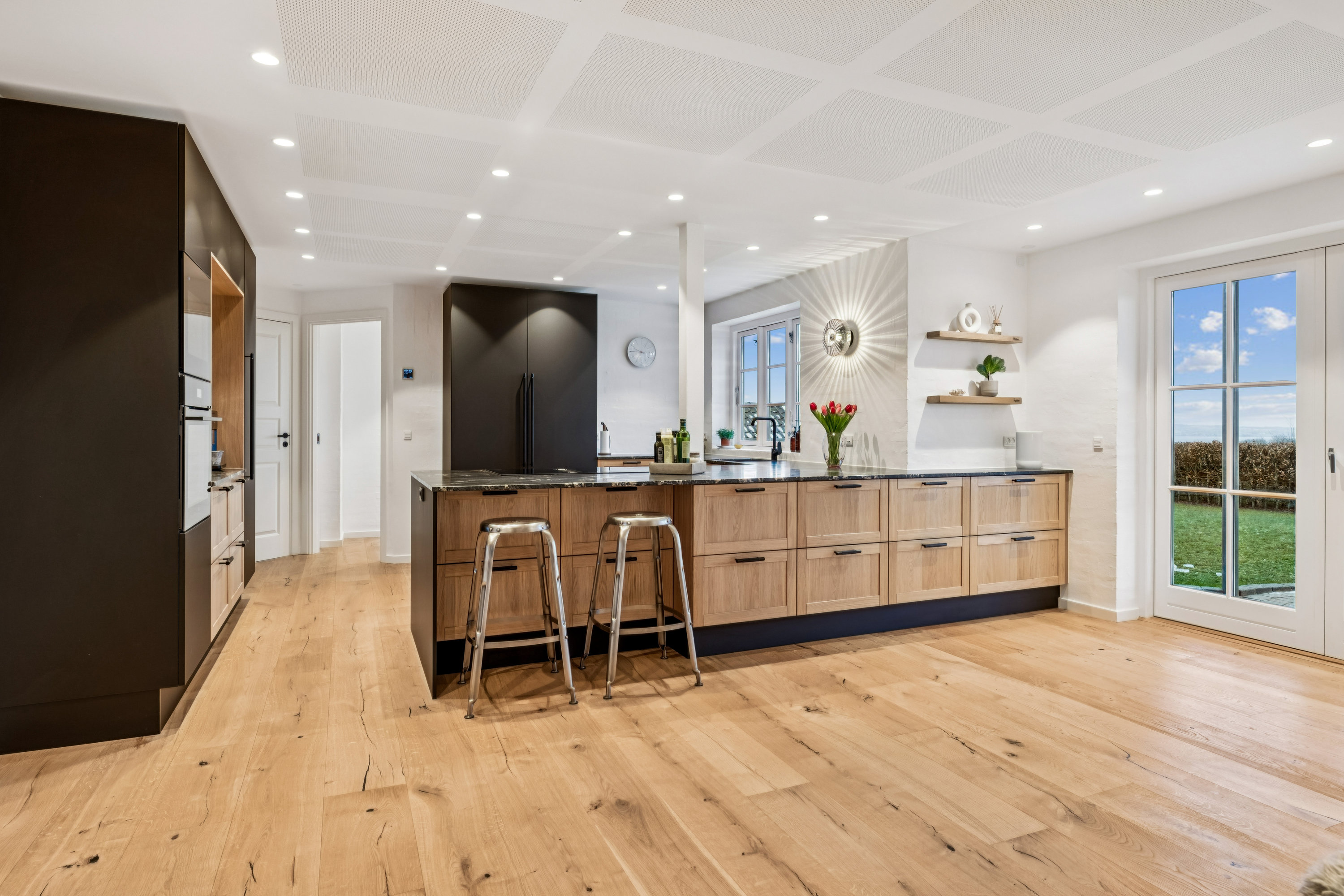 Fremhævet stue billede i fuldskærmstilstand. Billede af Østergårdsvej 24, Ugelbølle, 8410 Rønde