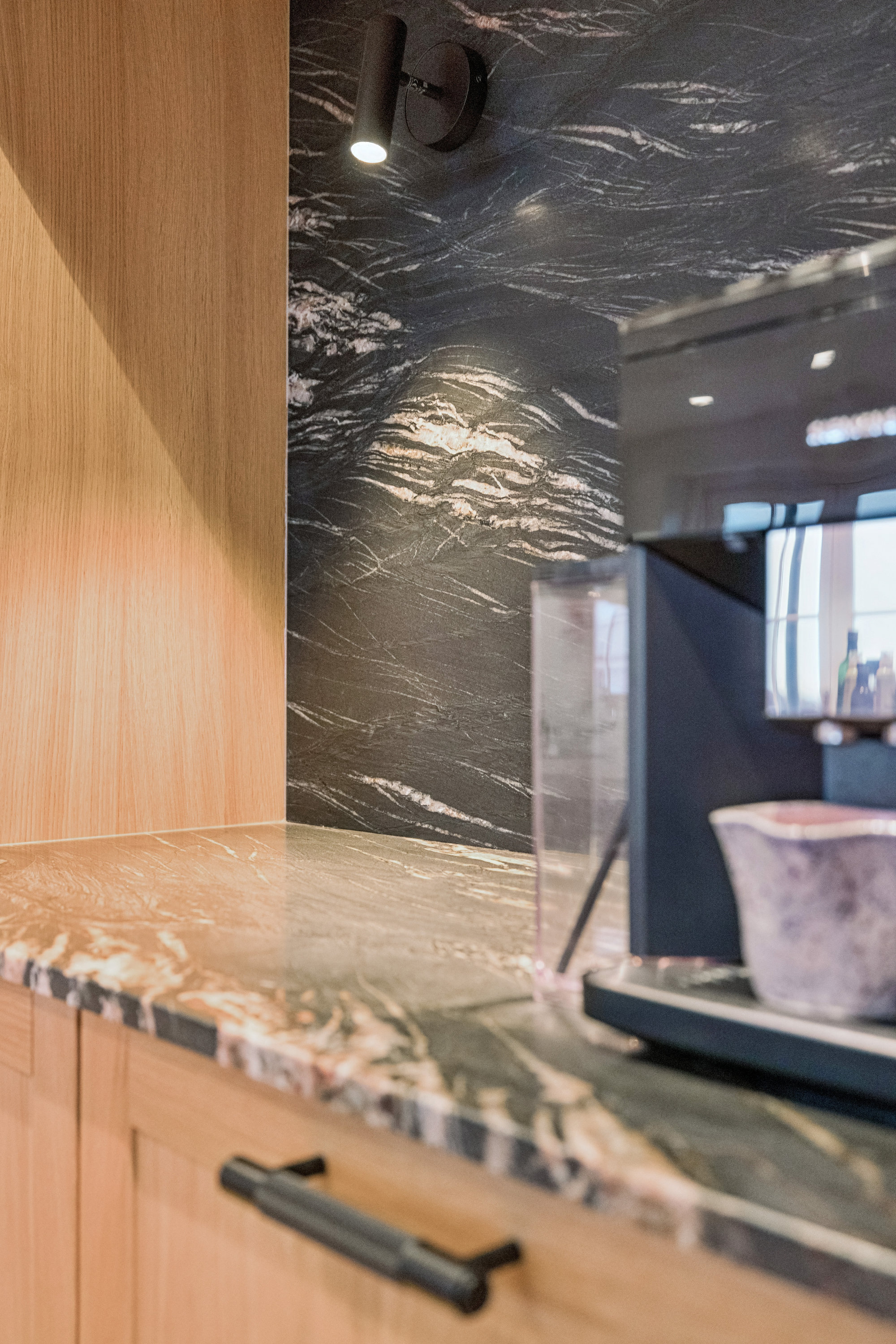 Fremhævet køkken billede i fuldskærmstilstand. Billede af Østergårdsvej 24, Ugelbølle, 8410 Rønde