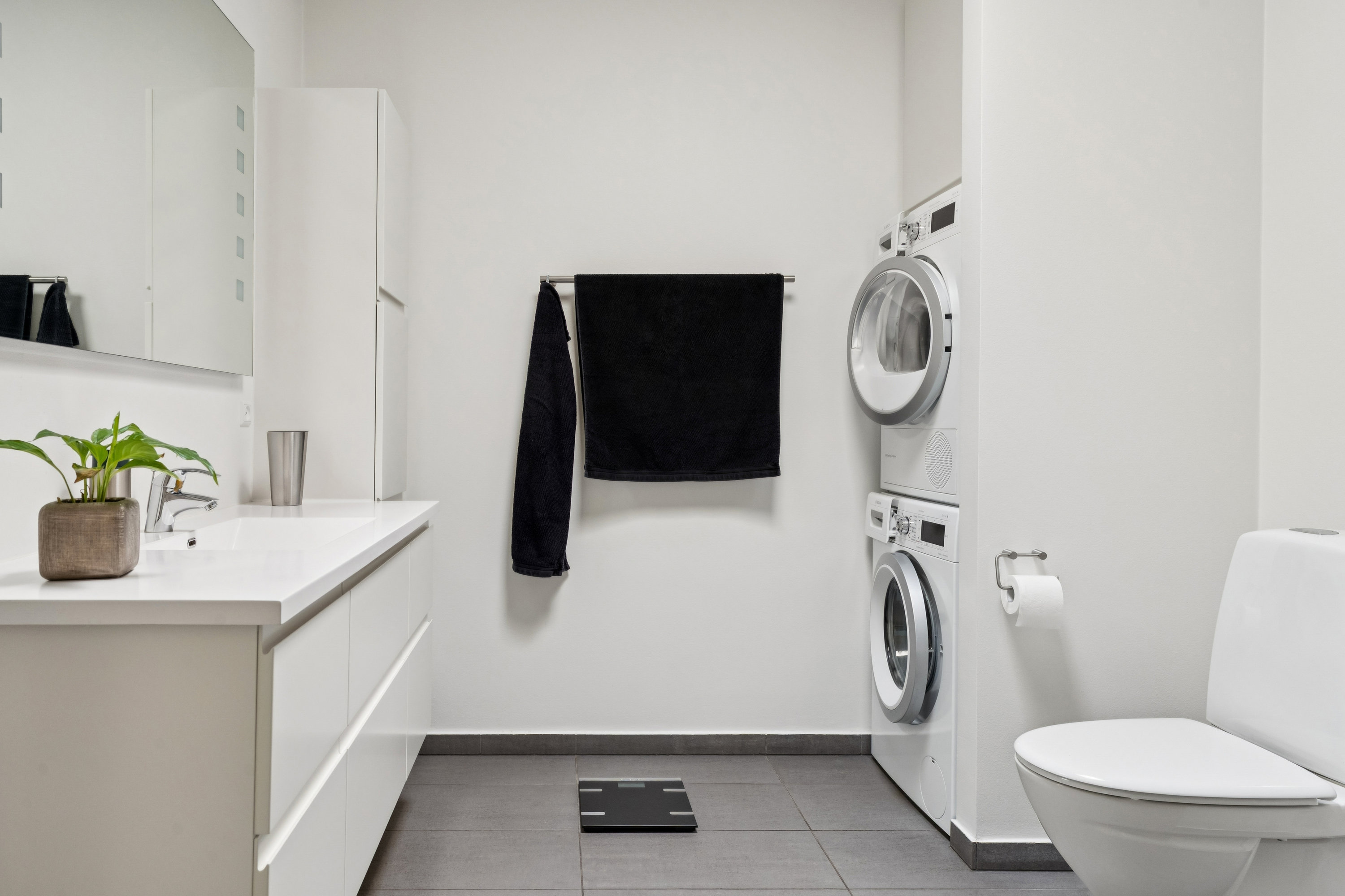 Fremhævet badeværelse billede i fuldskærmstilstand. Billede af Tinbergens Alle 63, 9260 Gistrup