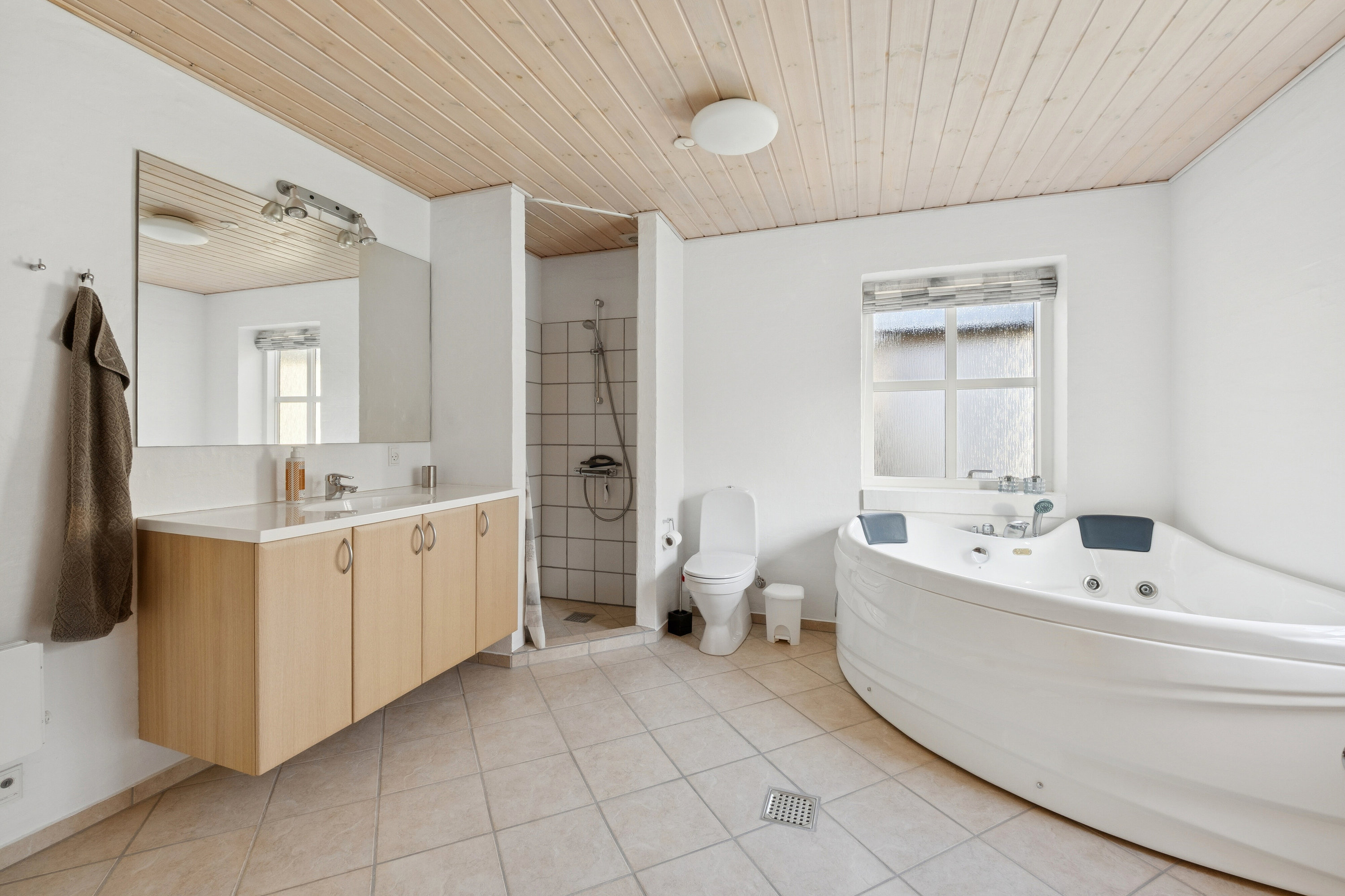 Fremhævet badeværelse billede i fuldskærmstilstand. Billede af Hannesvej 8, Randrup, 7770 Vestervig