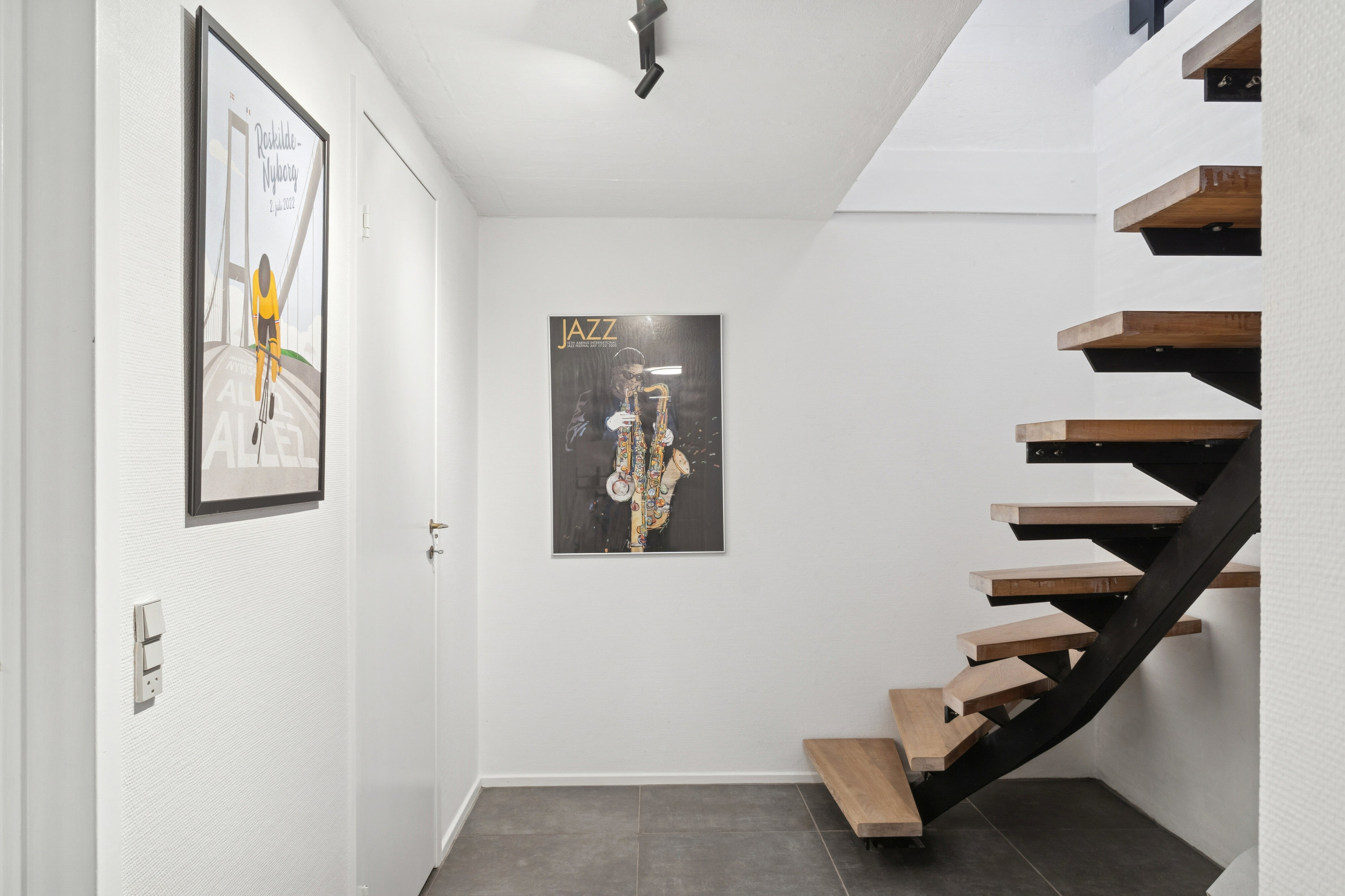 Fremhævet trappe billede i fuldskærmstilstand. Billede af Tyrrestrupvej 4, 8270 Højbjerg