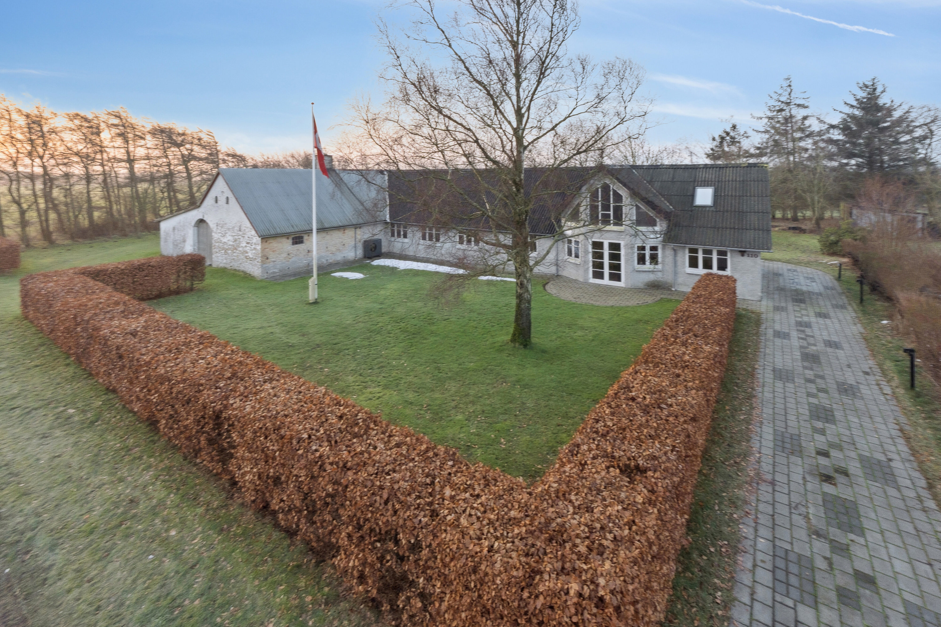 Landejendom: Set fra haven på Rønnovsholmvej 110, 9800 Hjørring