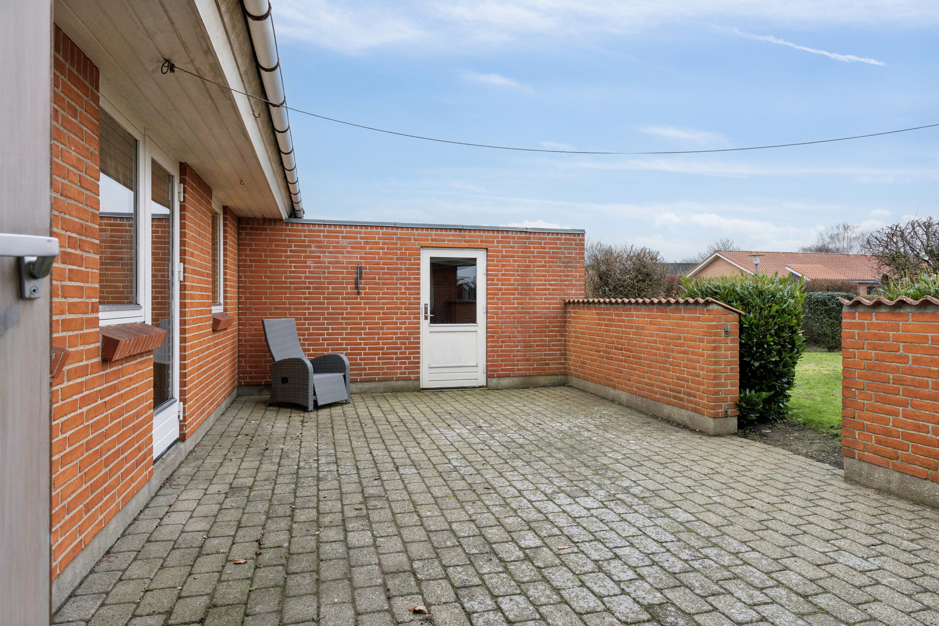 Fremhævet udendørs billede i fuldskærmstilstand. Billede af Nordvangen 4, 9870 Sindal