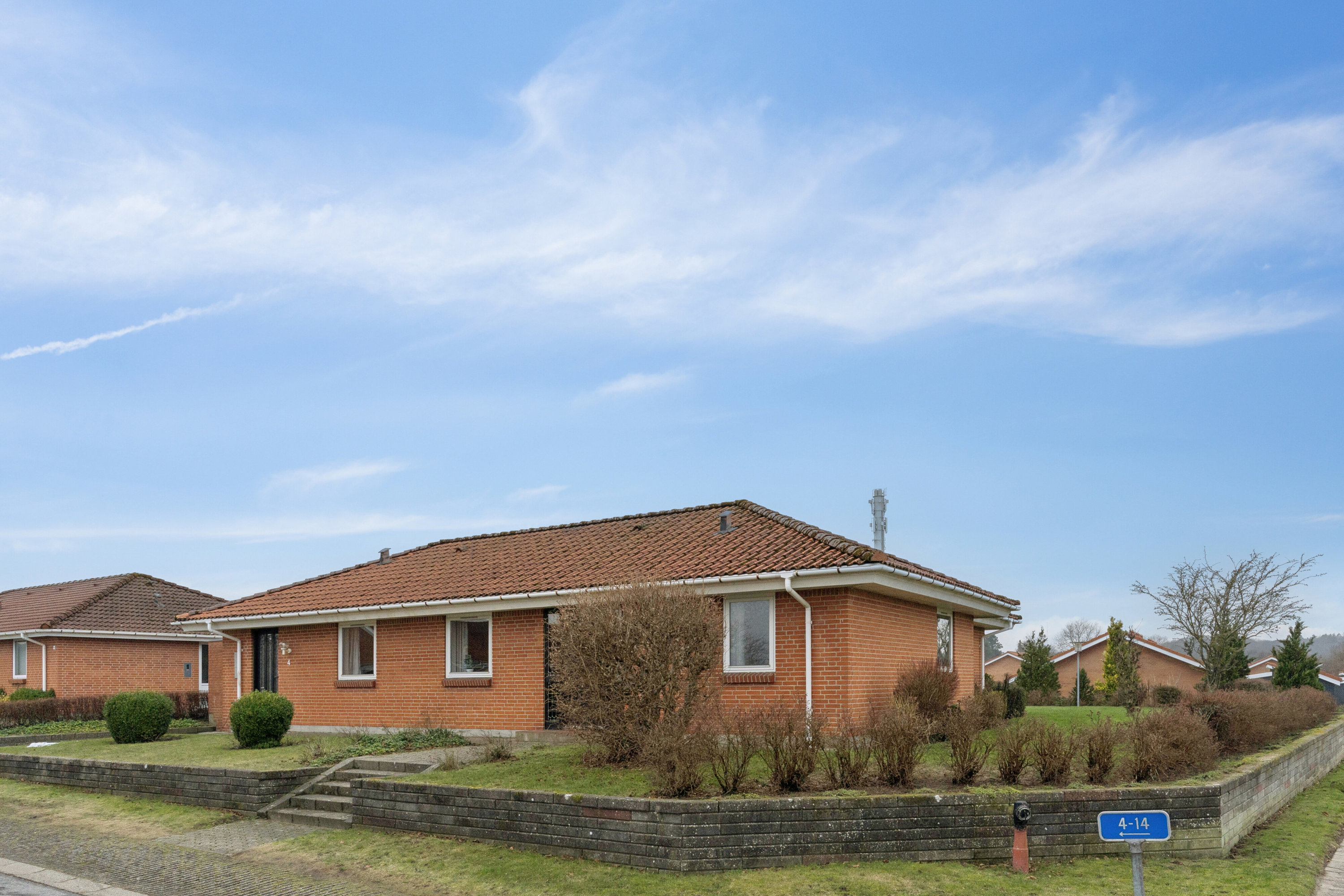 Fremhævet set fra vejen billede i fuldskærmstilstand. Billede af Nordvangen 4, 9870 Sindal