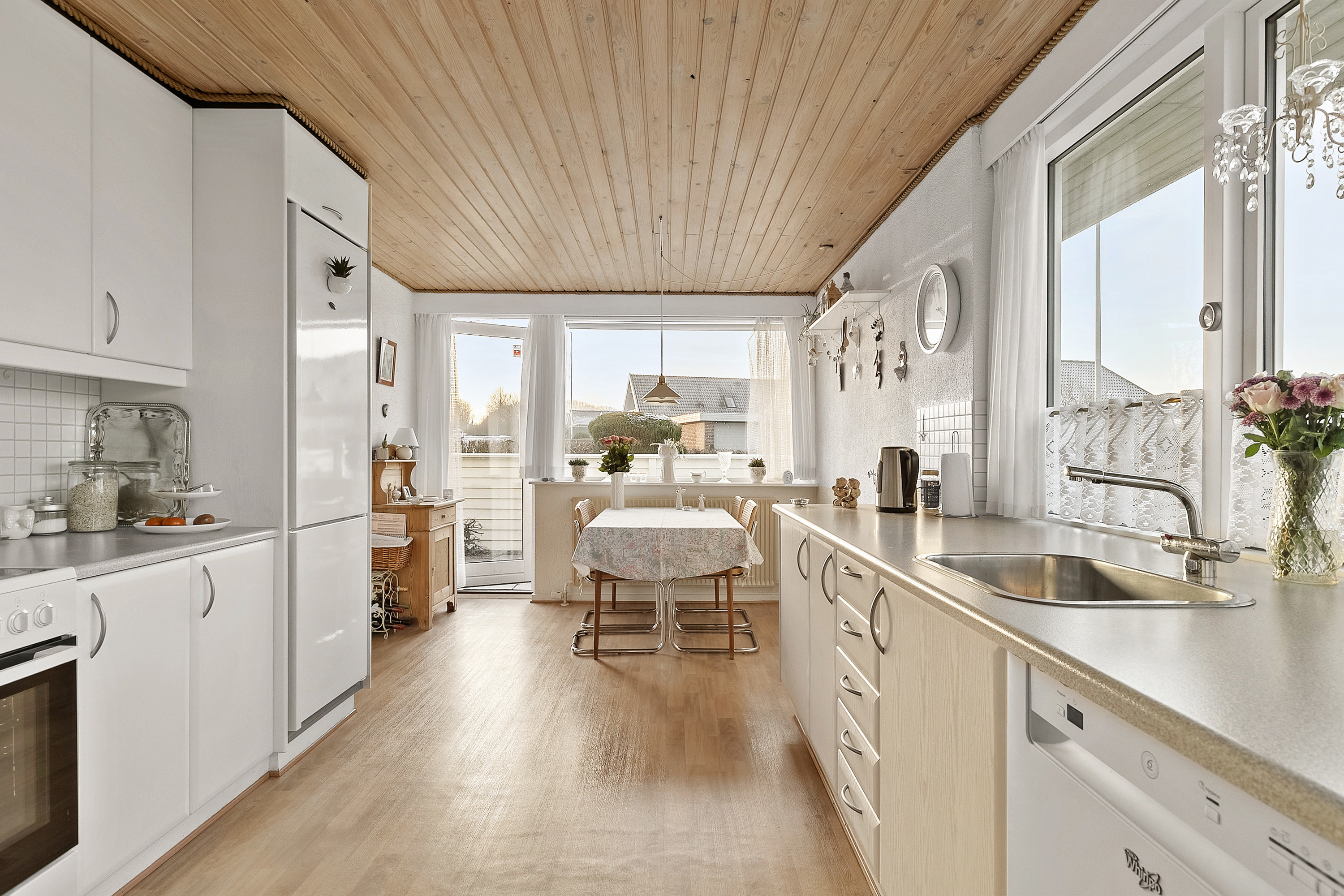 Fremhævet køkken billede i fuldskærmstilstand. Billede af Bygvænget 3, Virring, 8660 Skanderborg