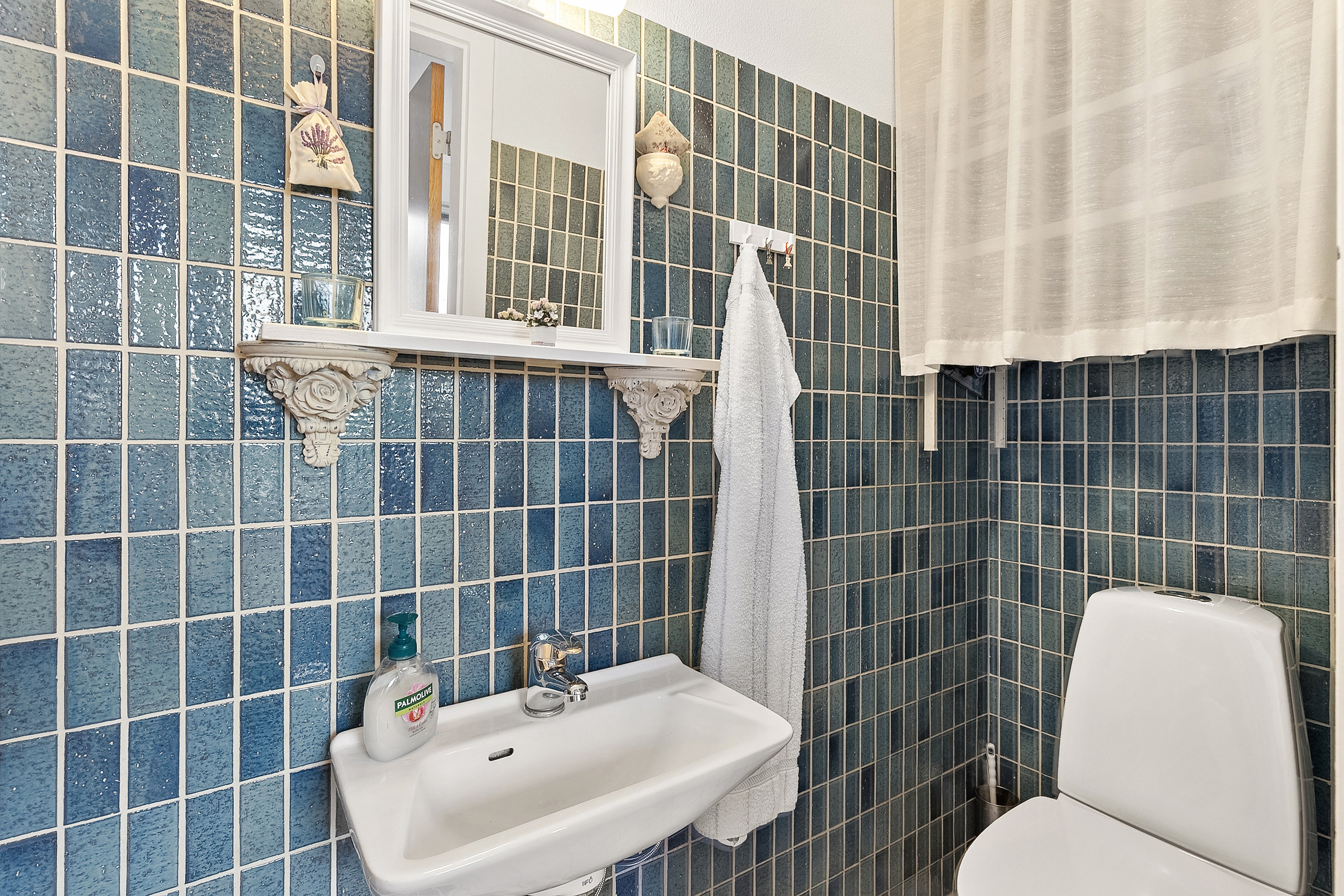 Fremhævet badeværelse billede i fuldskærmstilstand. Billede af Bygvænget 3, Virring, 8660 Skanderborg