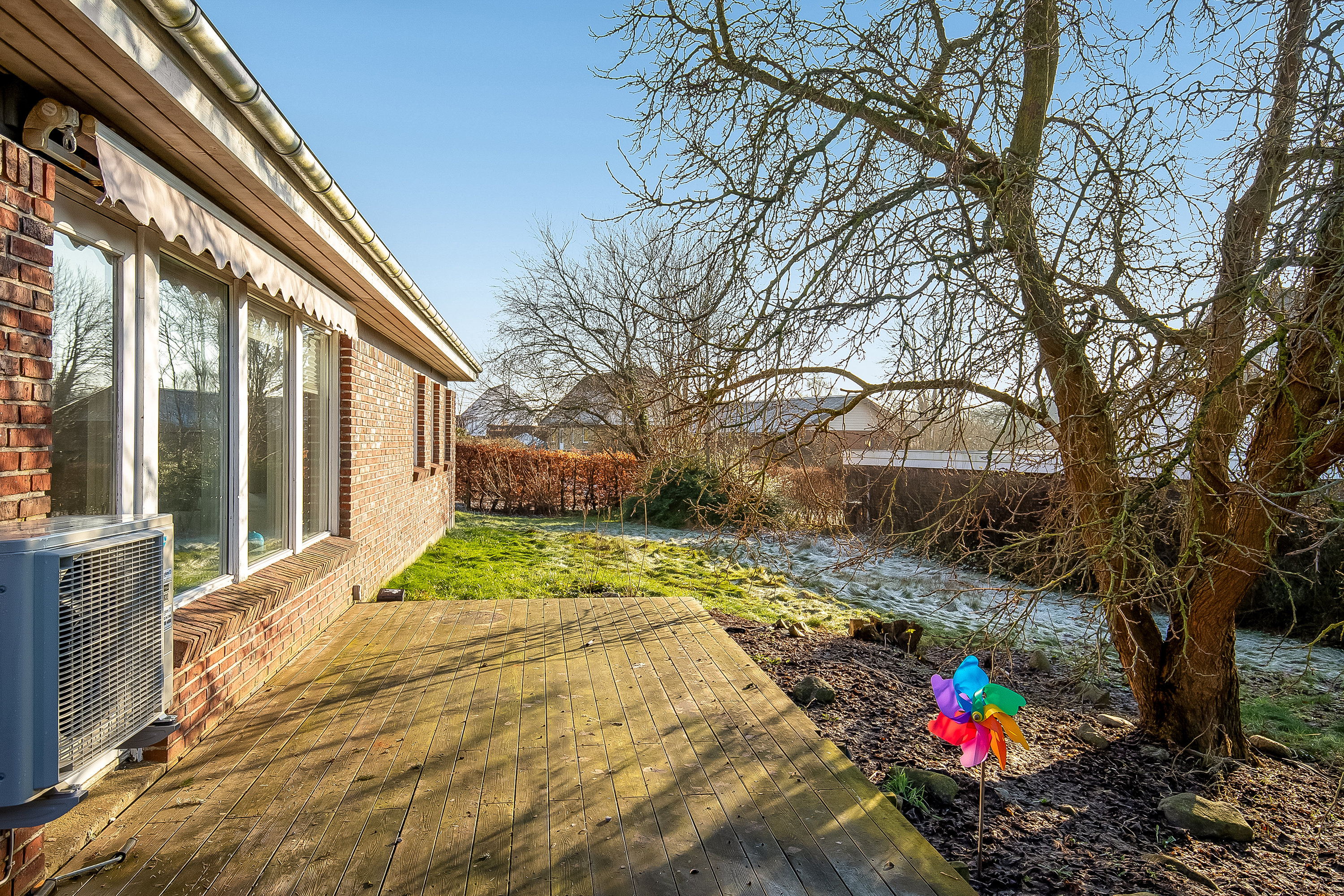 Fremhævet terrasse billede i fuldskærmstilstand. Billede af Bjerrevænget 16, Brejning, 7080 Børkop