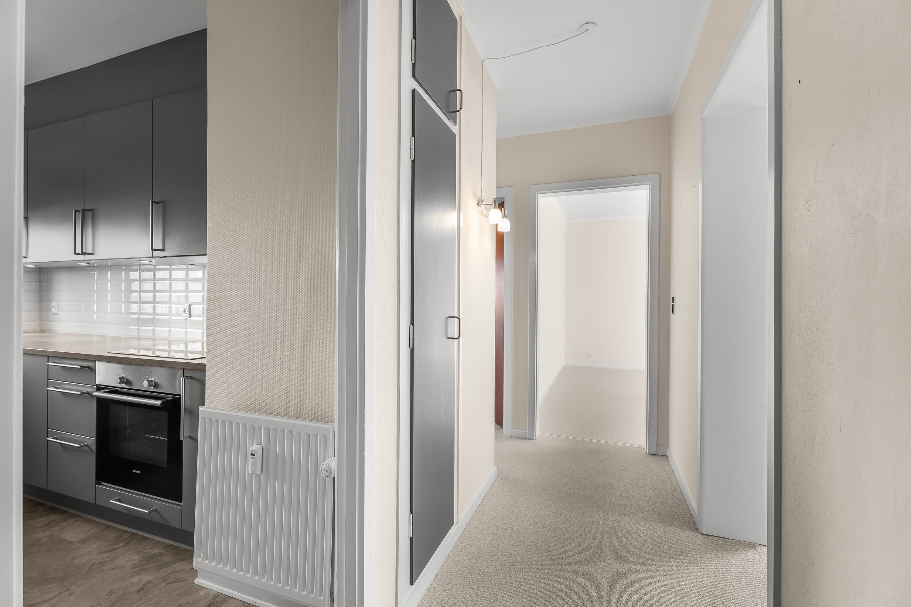 Fremhævet gang billede i fuldskærmstilstand. Billede af Sønderparken 4, 1. tv., 4930 Maribo