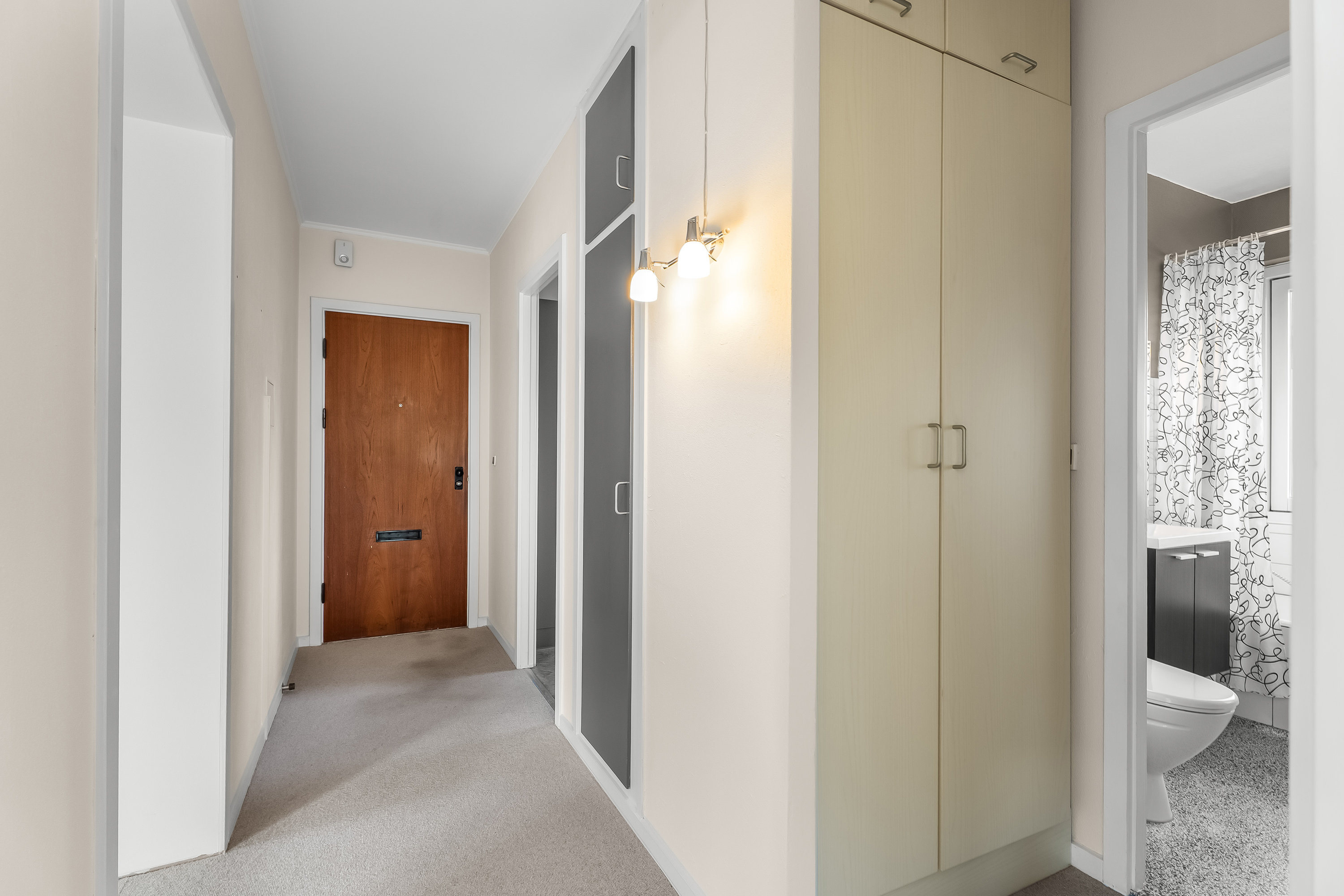 Fremhævet gang billede i fuldskærmstilstand. Billede af Sønderparken 4, 1. tv., 4930 Maribo