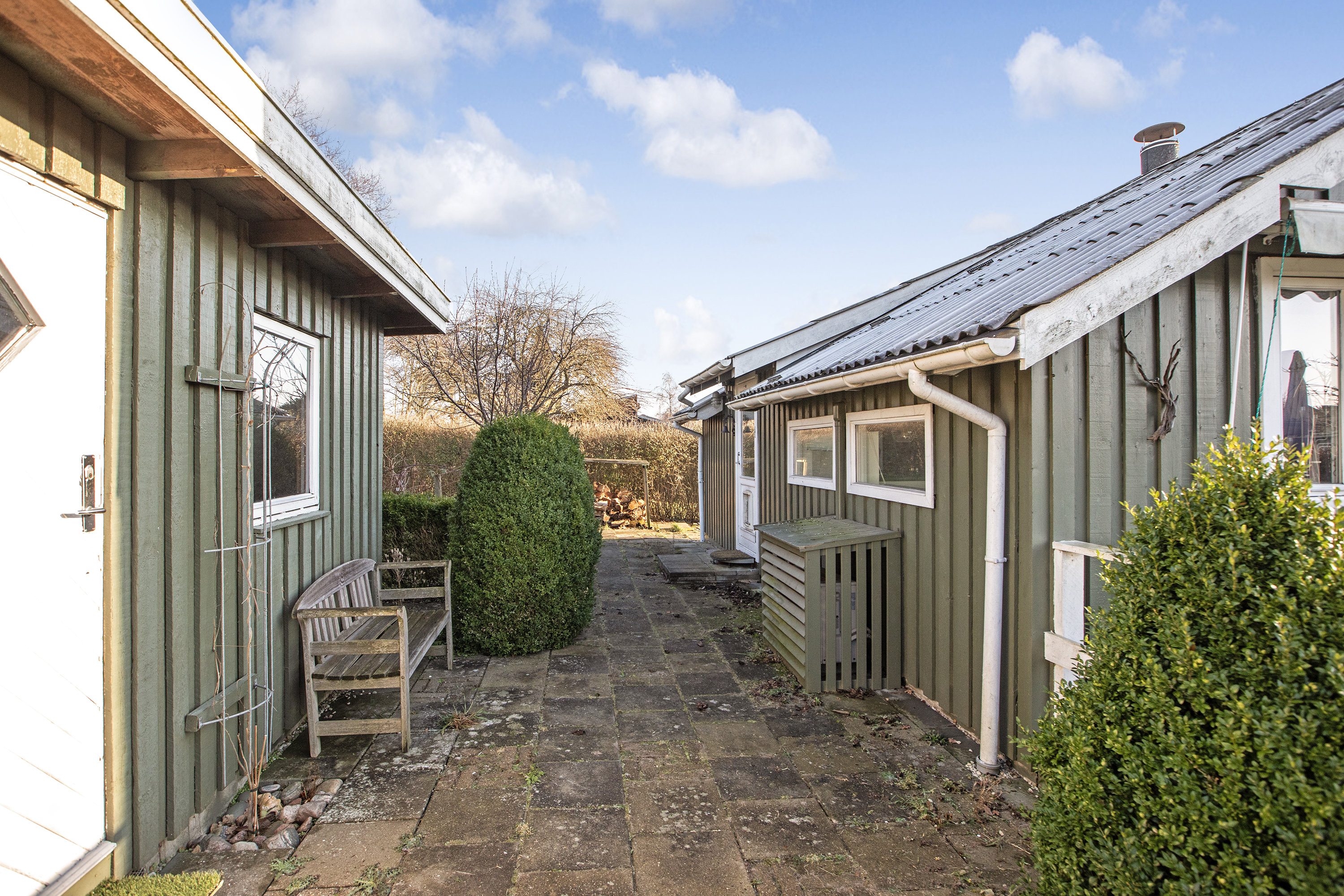 Fremhævet set fra haven billede i fuldskærmstilstand. Billede af Asynjevej 40, 2740 Skovlunde