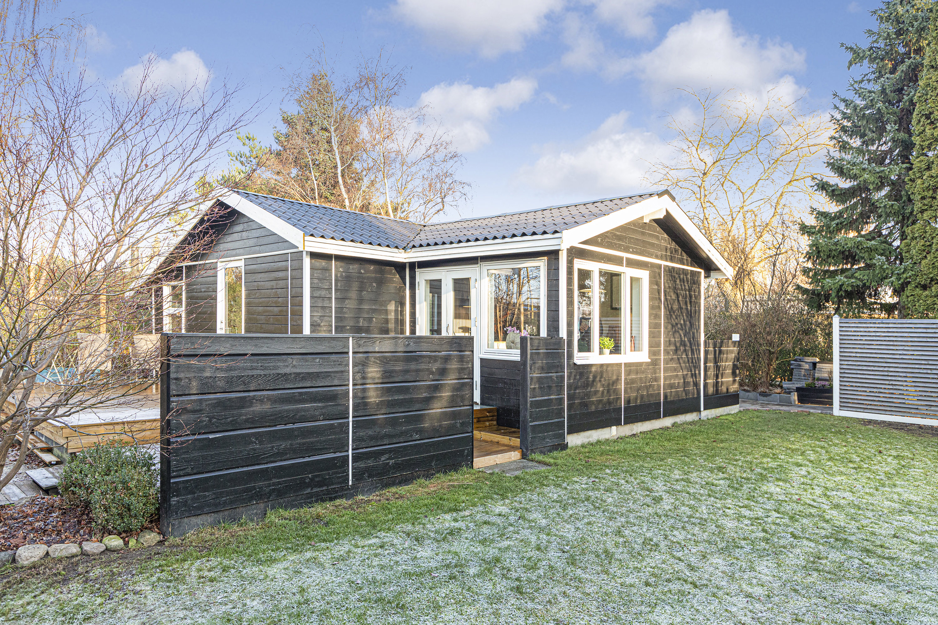 Fremhævet set fra haven billede i fuldskærmstilstand. Billede af Asynjevej 47, 2740 Skovlunde