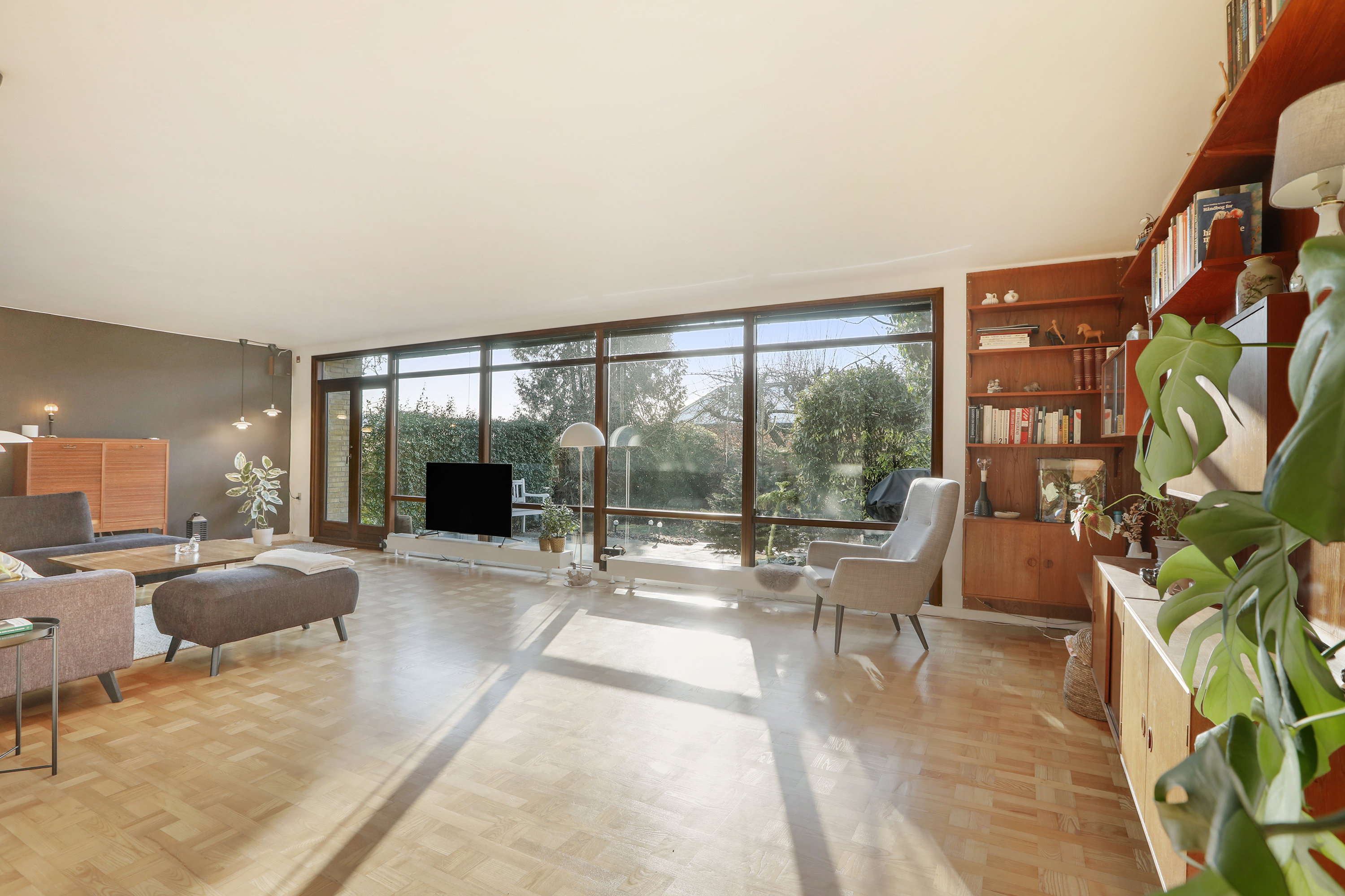 Fremhævet stue billede i fuldskærmstilstand. Billede af Gl.Skovlundevej 64, 2740 Skovlunde