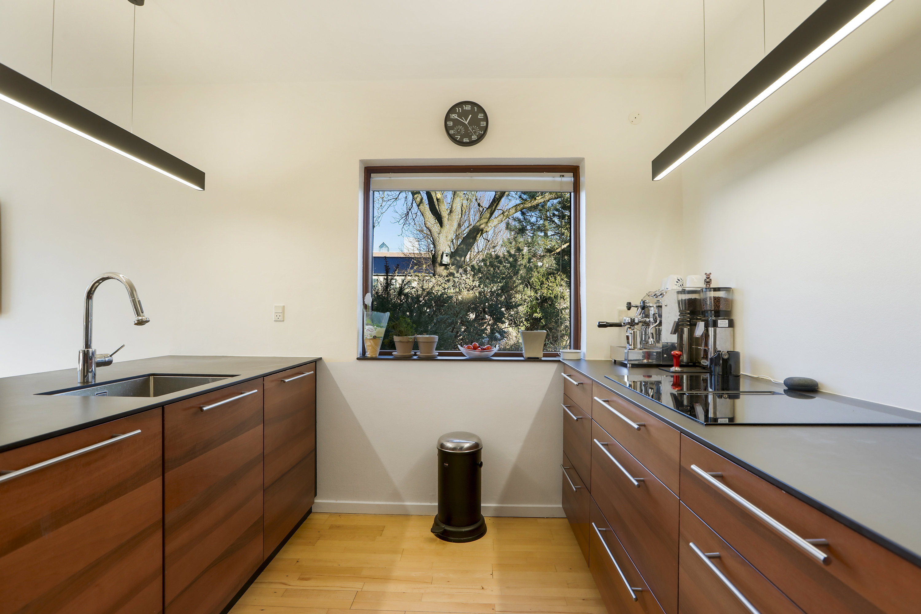 Fremhævet køkken billede i fuldskærmstilstand. Billede af Gl.Skovlundevej 64, 2740 Skovlunde