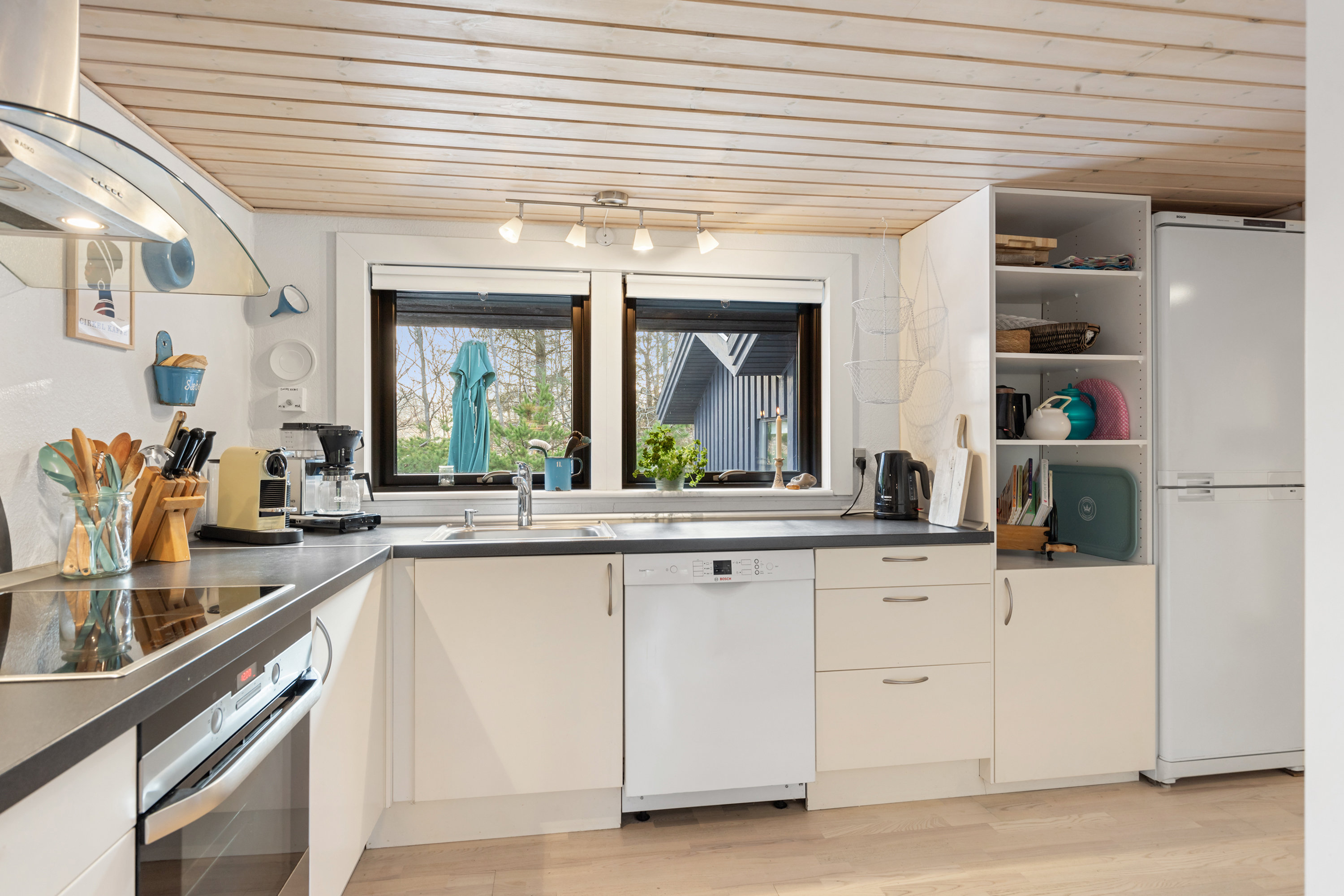 Fremhævet køkken billede i fuldskærmstilstand. Billede af Skorr-Karensvej 3, Rødhus, 9490 Pandrup