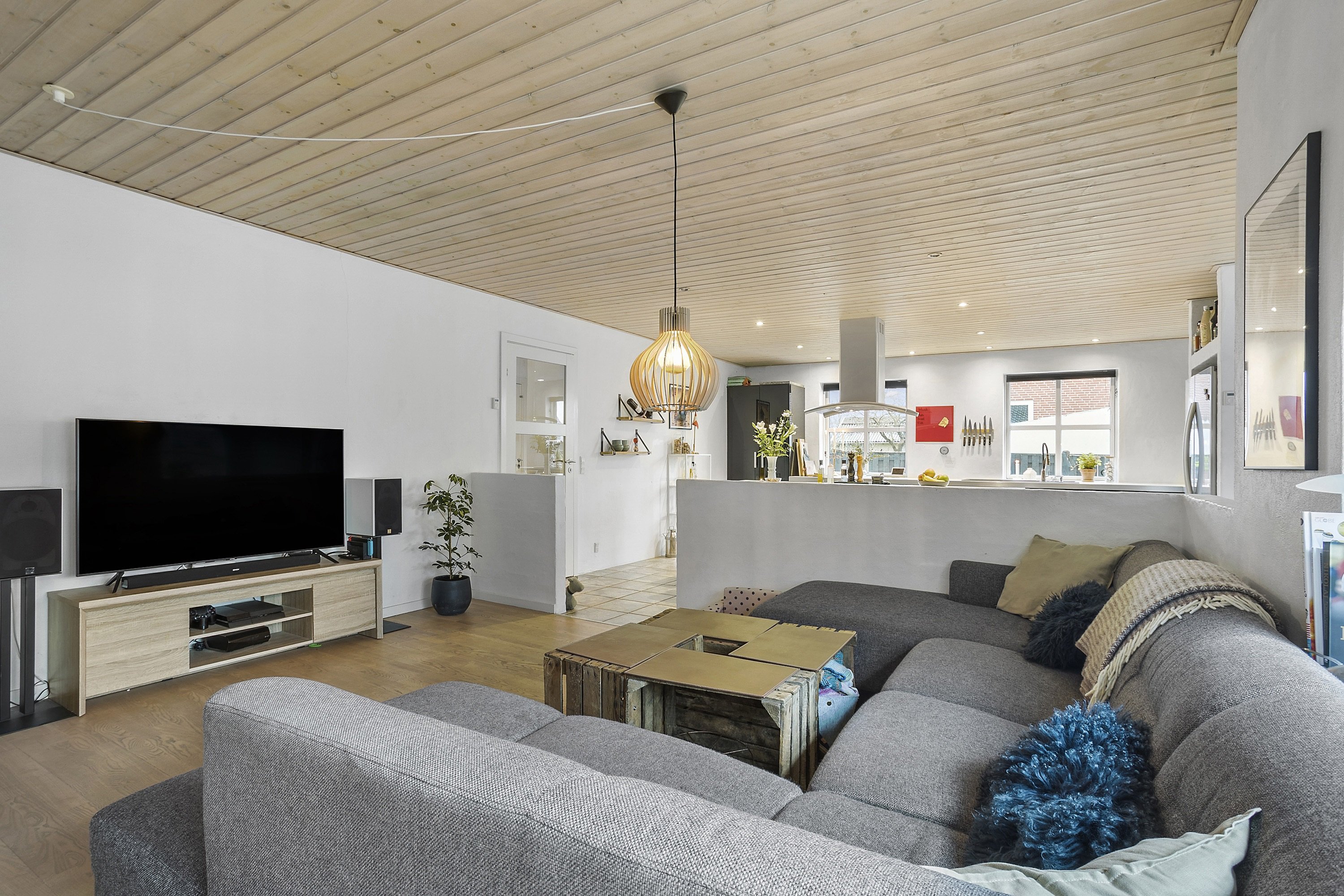 Fremhævet stue billede i fuldskærmstilstand. Billede af Muhlesvej 13, 9800 Hjørring