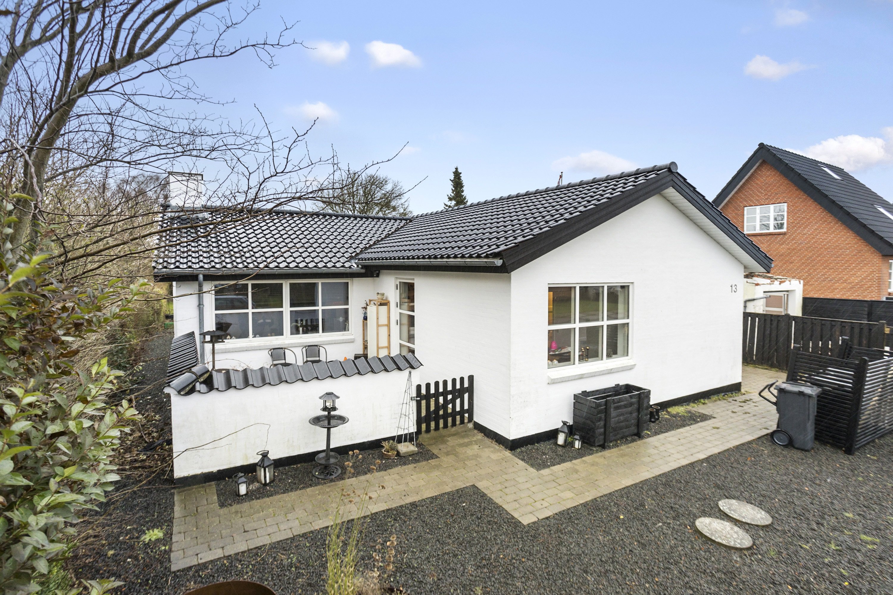 Fremhævet facade billede i fuldskærmstilstand. Billede af Muhlesvej 13, 9800 Hjørring