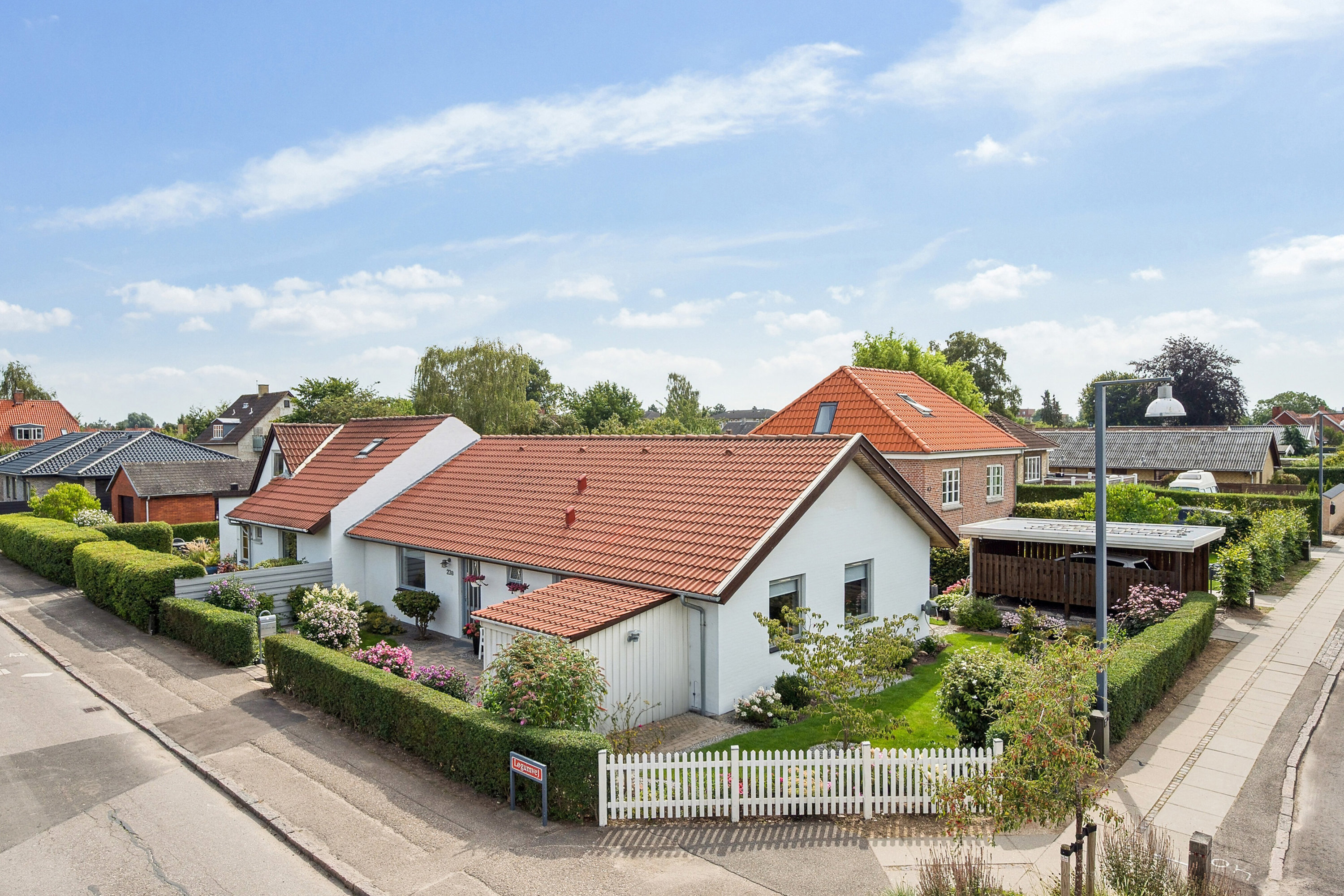 Villalejlighed: Set fra vejen på Løgumvej 23B, 2610 Rødovre