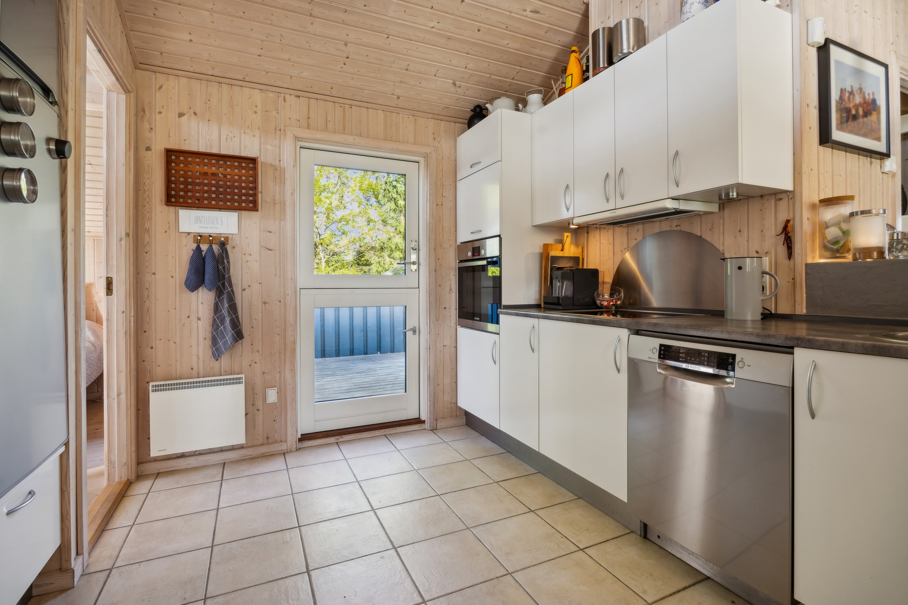 Fremhævet køkken billede i fuldskærmstilstand. Billede af Merkurvej 15, 9370 Hals