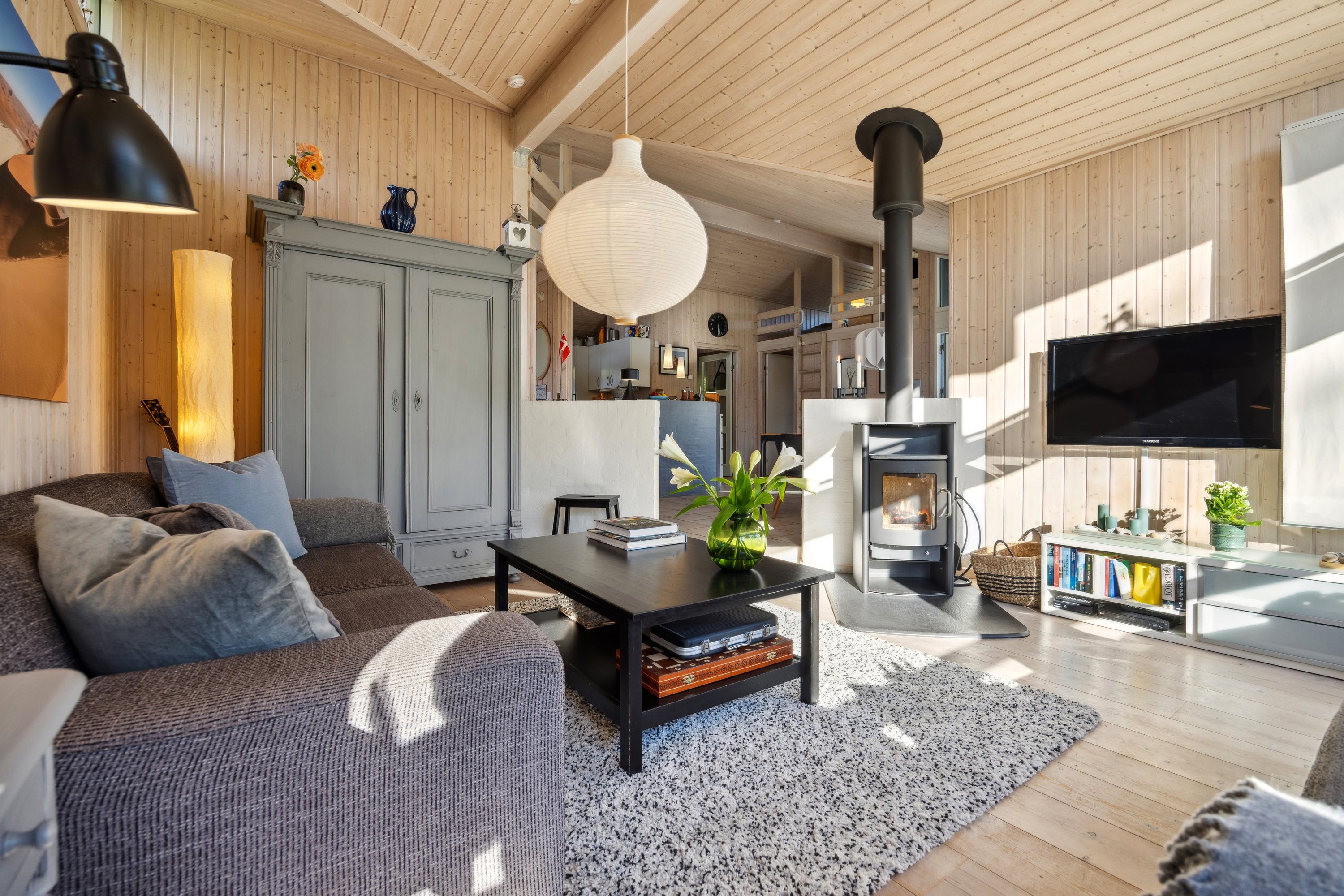 Fremhævet stue billede i fuldskærmstilstand. Billede af Merkurvej 15, 9370 Hals