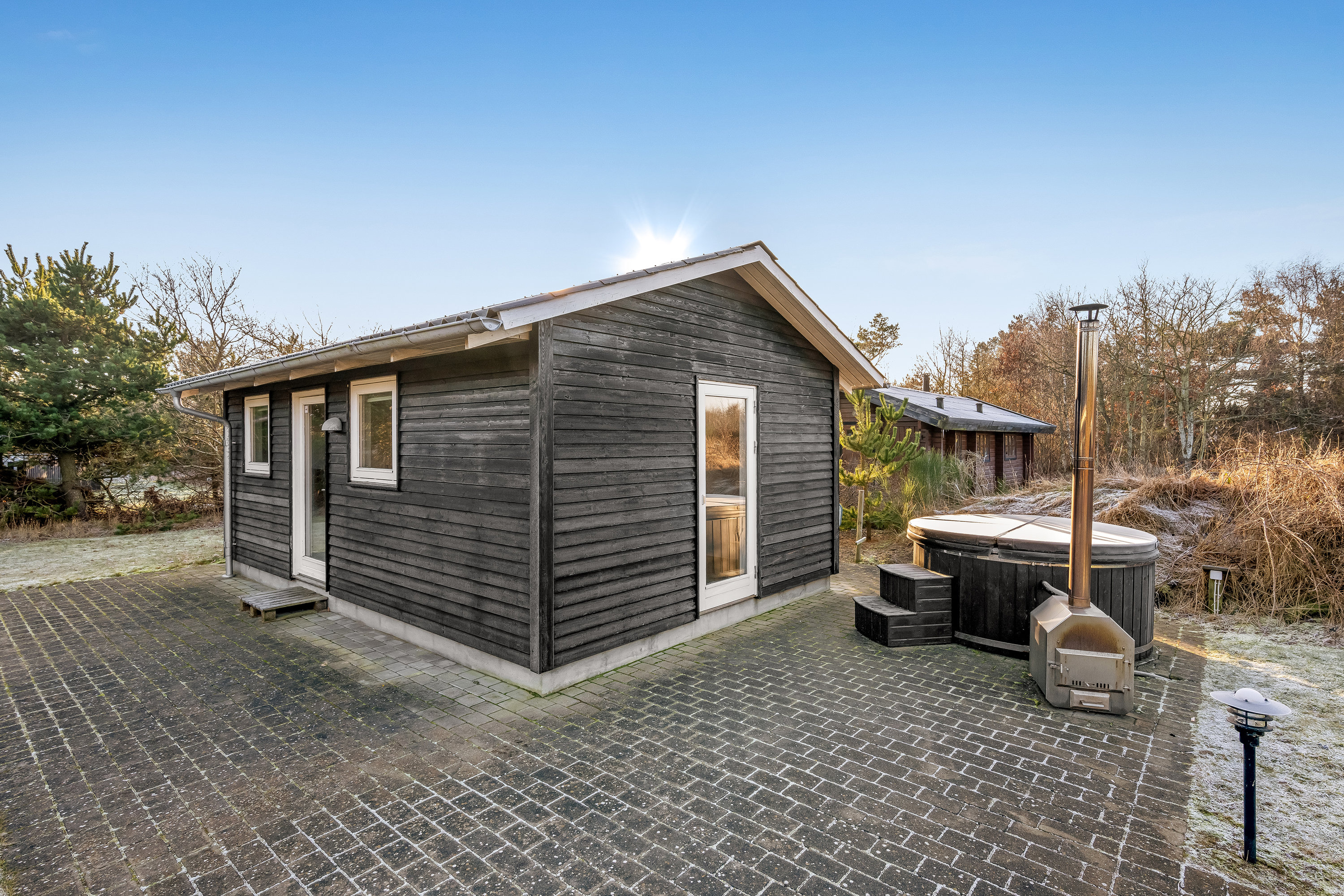 Fremhævet facade billede i fuldskærmstilstand. Billede af Gyvelvej 10, Stauning, 6900 Skjern