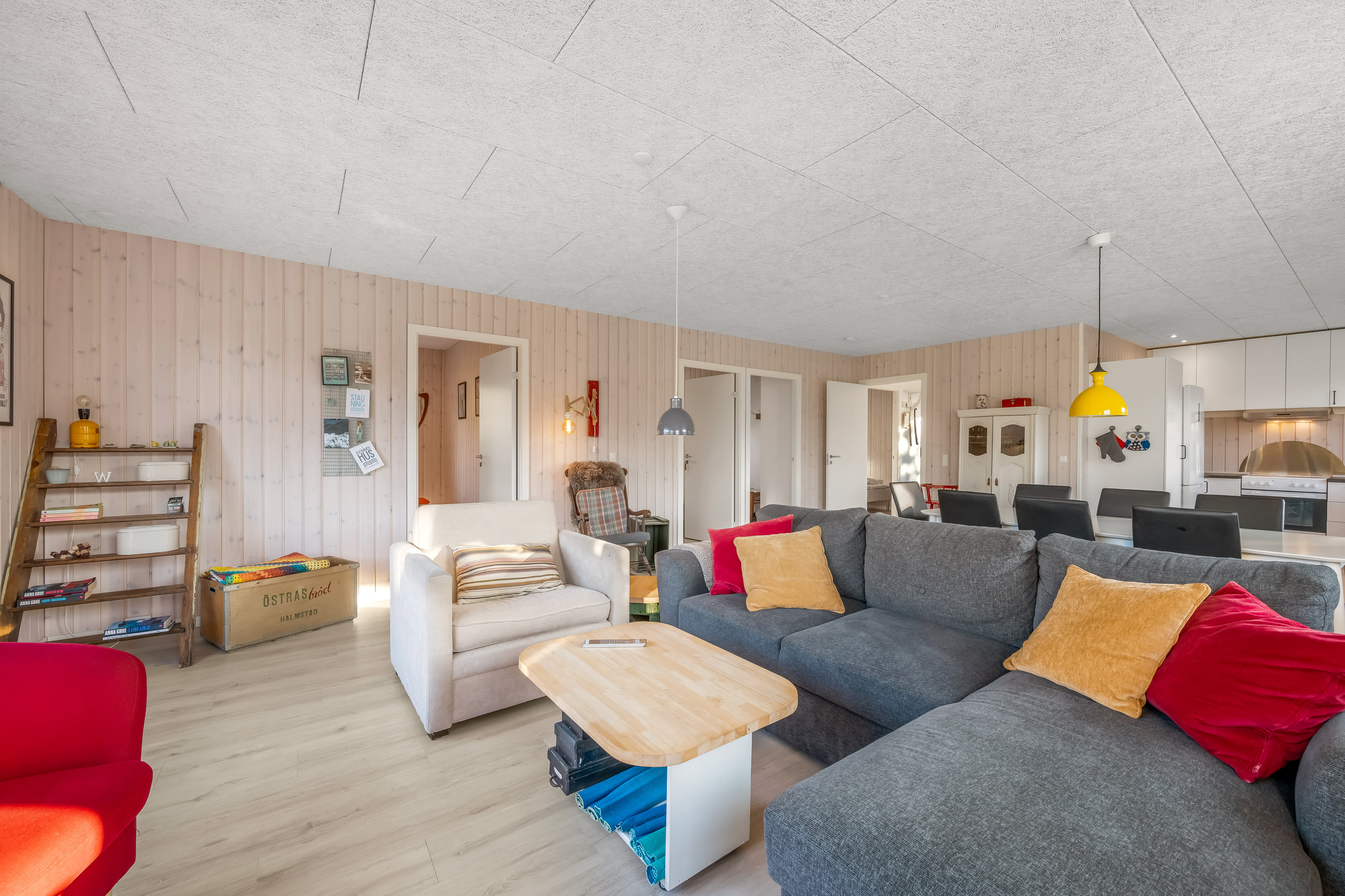 Fremhævet stue billede i fuldskærmstilstand. Billede af Gyvelvej 10, Stauning, 6900 Skjern