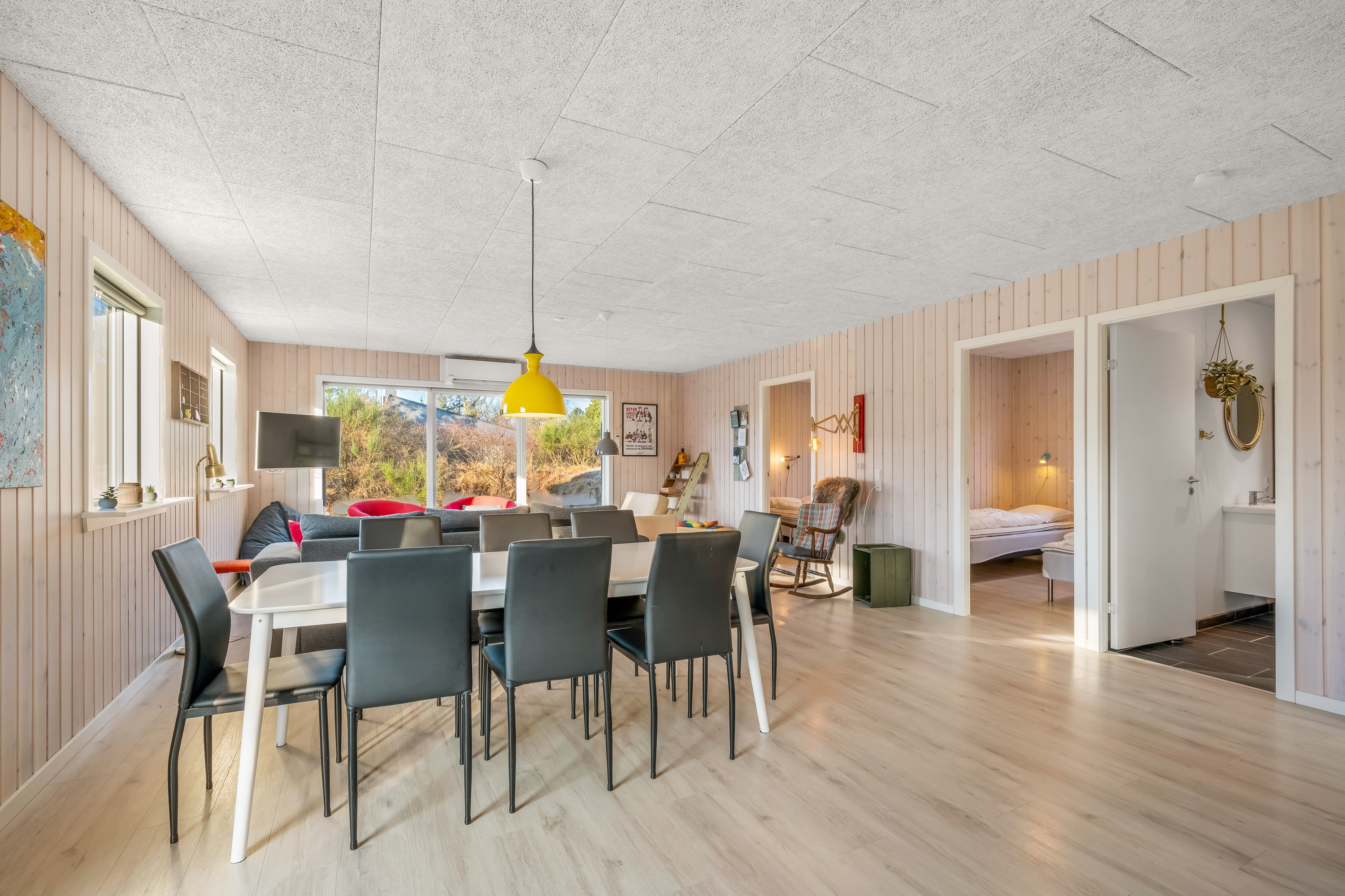 Fremhævet stue billede i fuldskærmstilstand. Billede af Gyvelvej 10, Stauning, 6900 Skjern