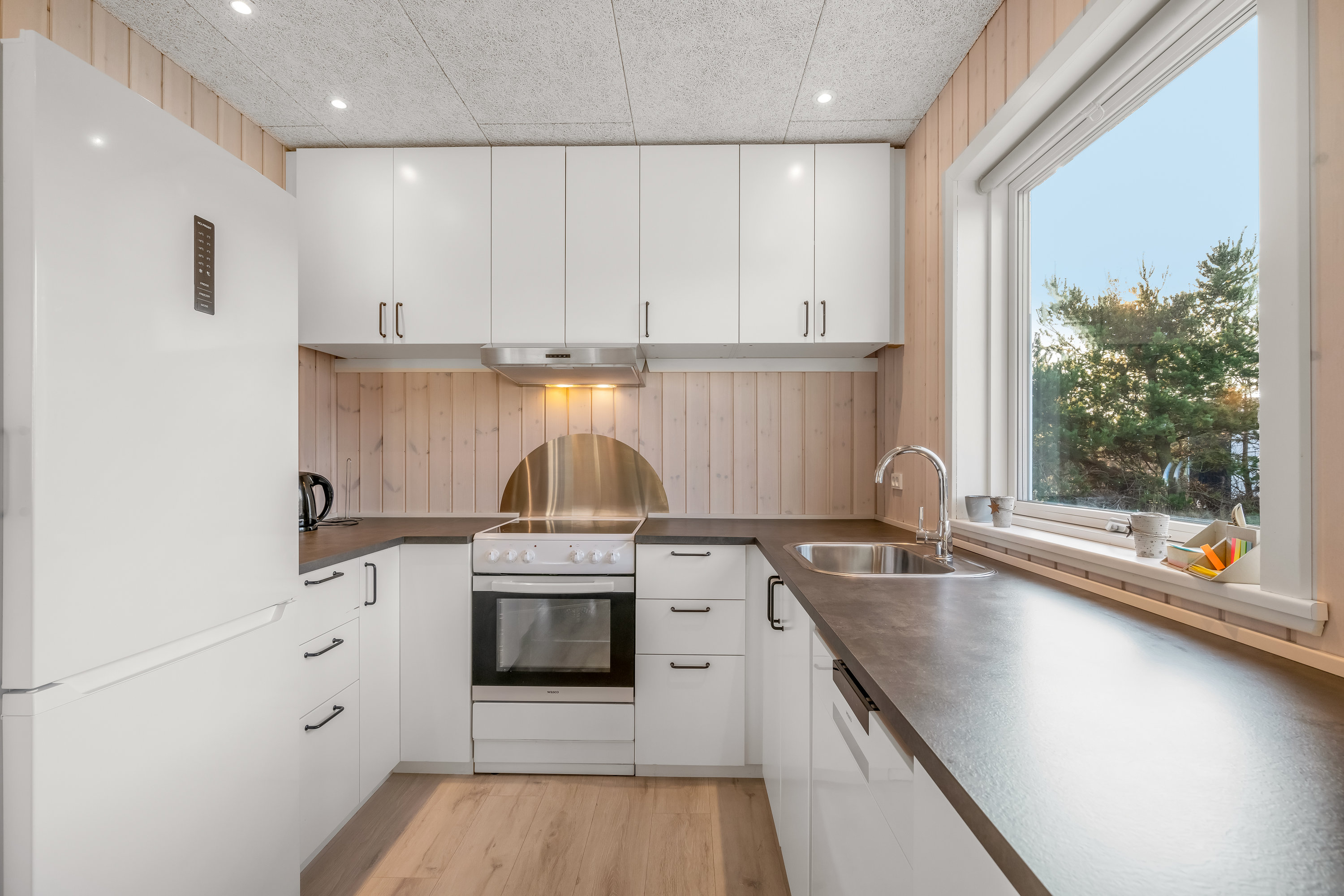 Fremhævet køkken billede i fuldskærmstilstand. Billede af Gyvelvej 10, Stauning, 6900 Skjern