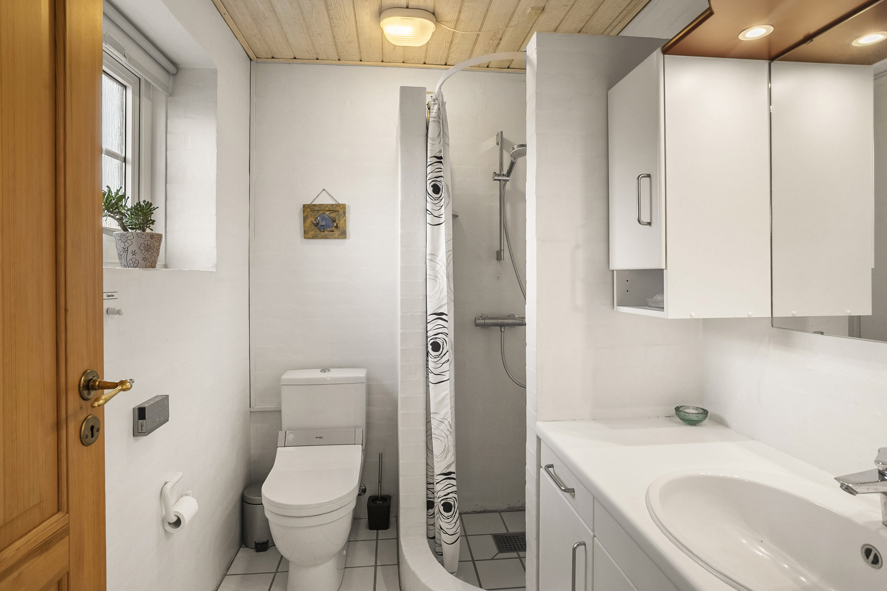 Fremhævet badeværelse billede i fuldskærmstilstand. Billede af Glentevej 42, 7600 Struer