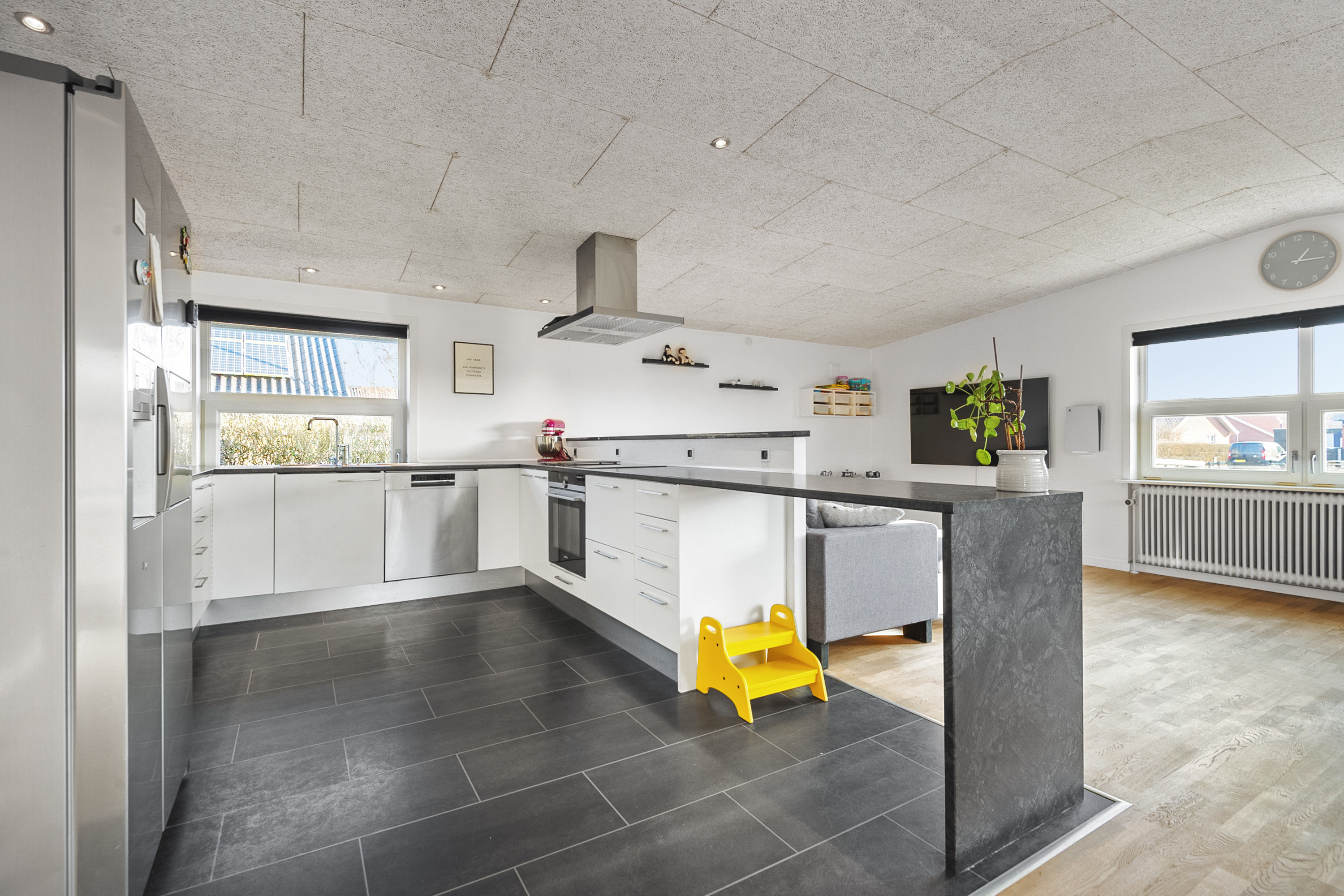 Fremhævet køkken billede i fuldskærmstilstand. Billede af Spættevej 3, 6851 Janderup Vestj