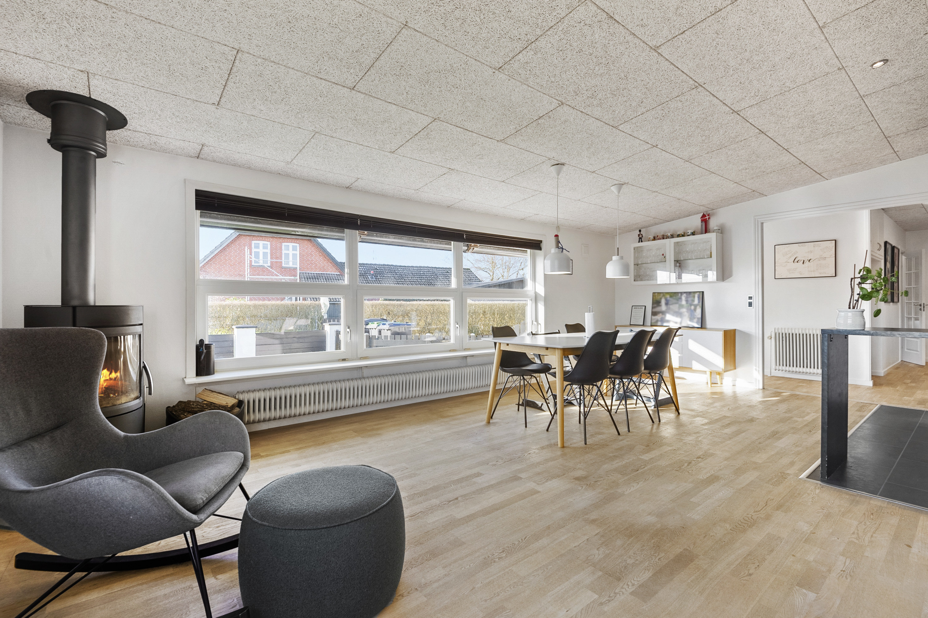 Fremhævet stue billede i fuldskærmstilstand. Billede af Spættevej 3, 6851 Janderup Vestj