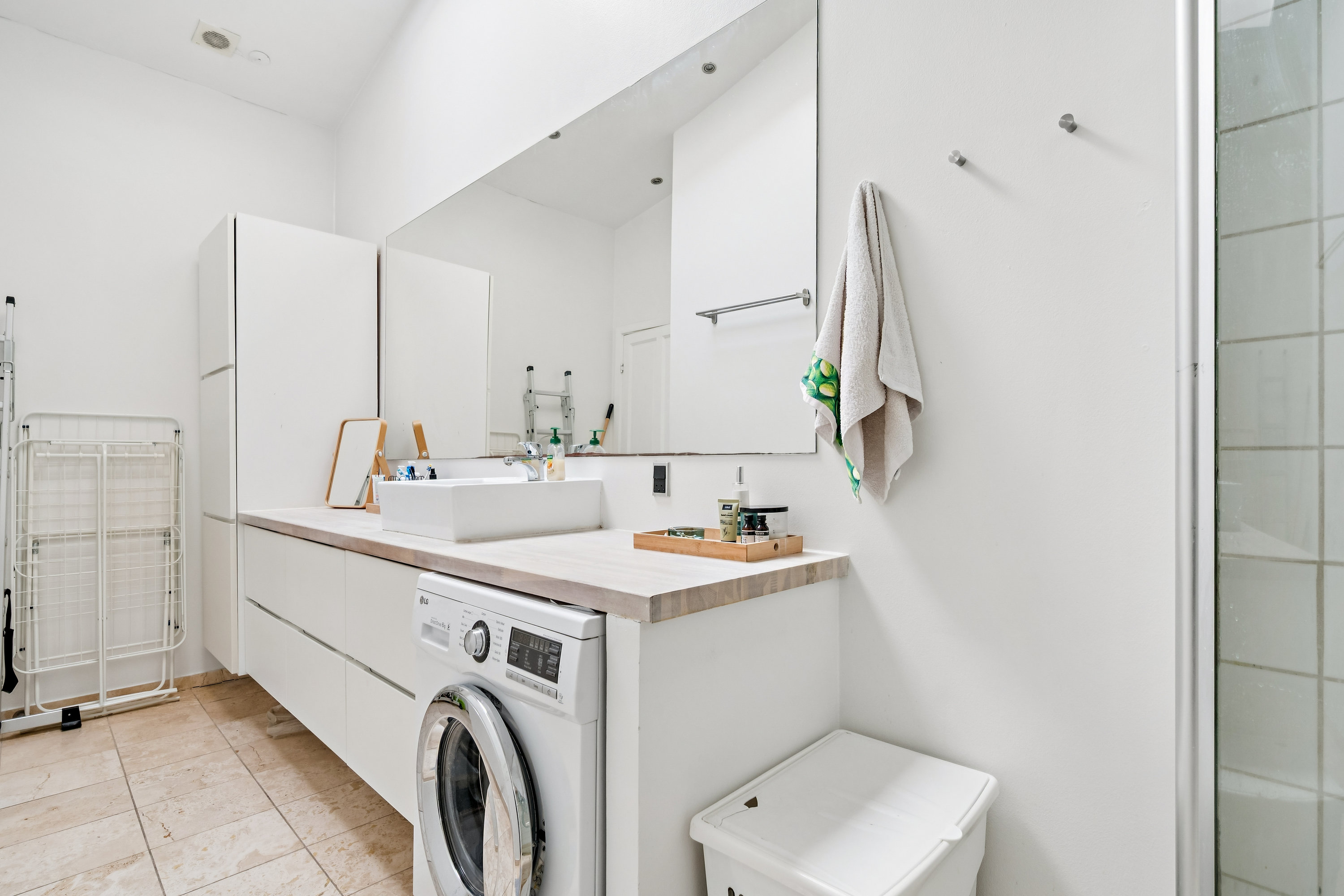 Fremhævet badeværelse billede i fuldskærmstilstand. Billede af Banegårdsgade 37B, 2., 8000 Aarhus C