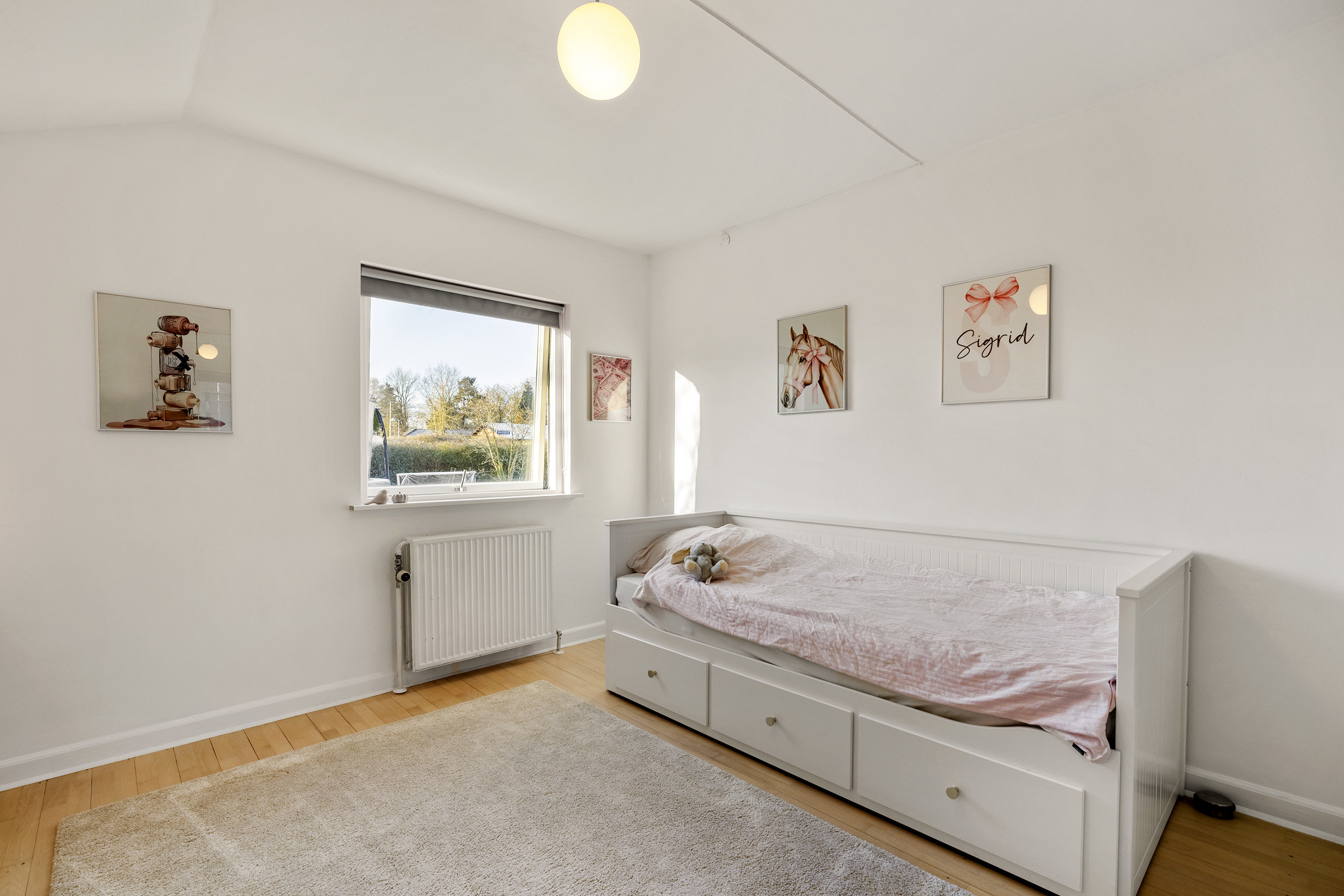 Fremhævet soveværelse billede i fuldskærmstilstand. Billede af Hyldegårdsvej 8, Seden, 5240 Odense NØ