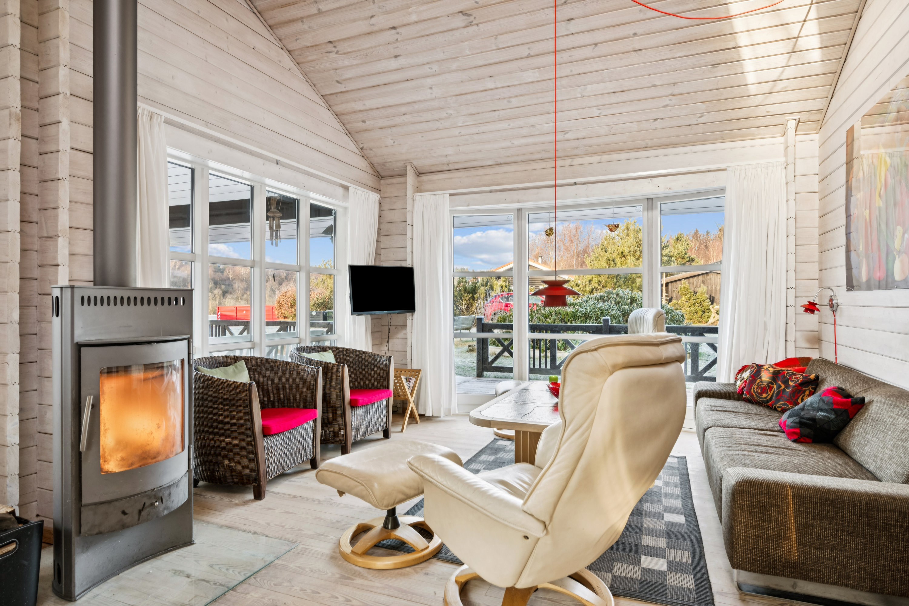 Fremhævet stue billede i fuldskærmstilstand. Billede af Mågevej 31, Fuglslev, 8400 Ebeltoft