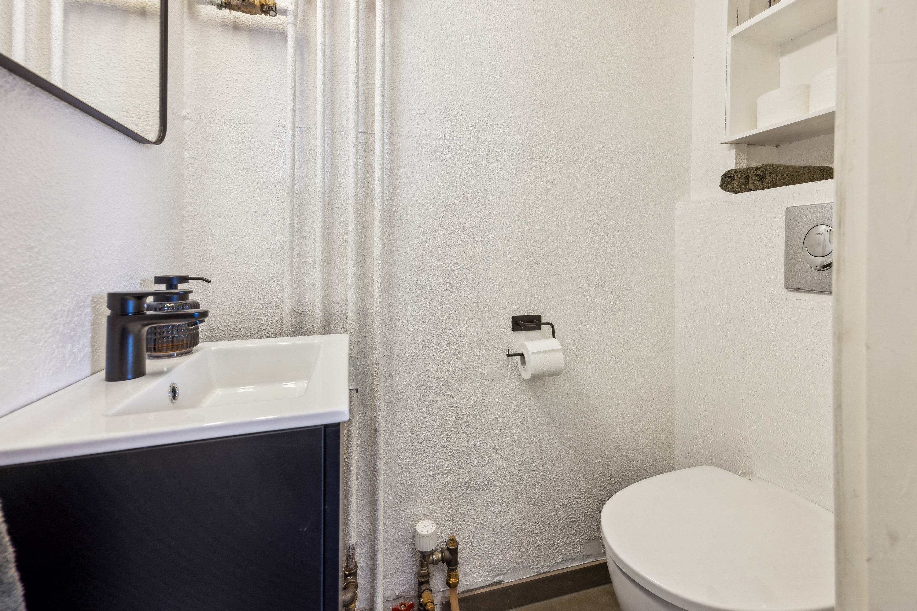 Fremhævet toilet billede i fuldskærmstilstand. Billede af Fresiavej 6, 9800 Hjørring