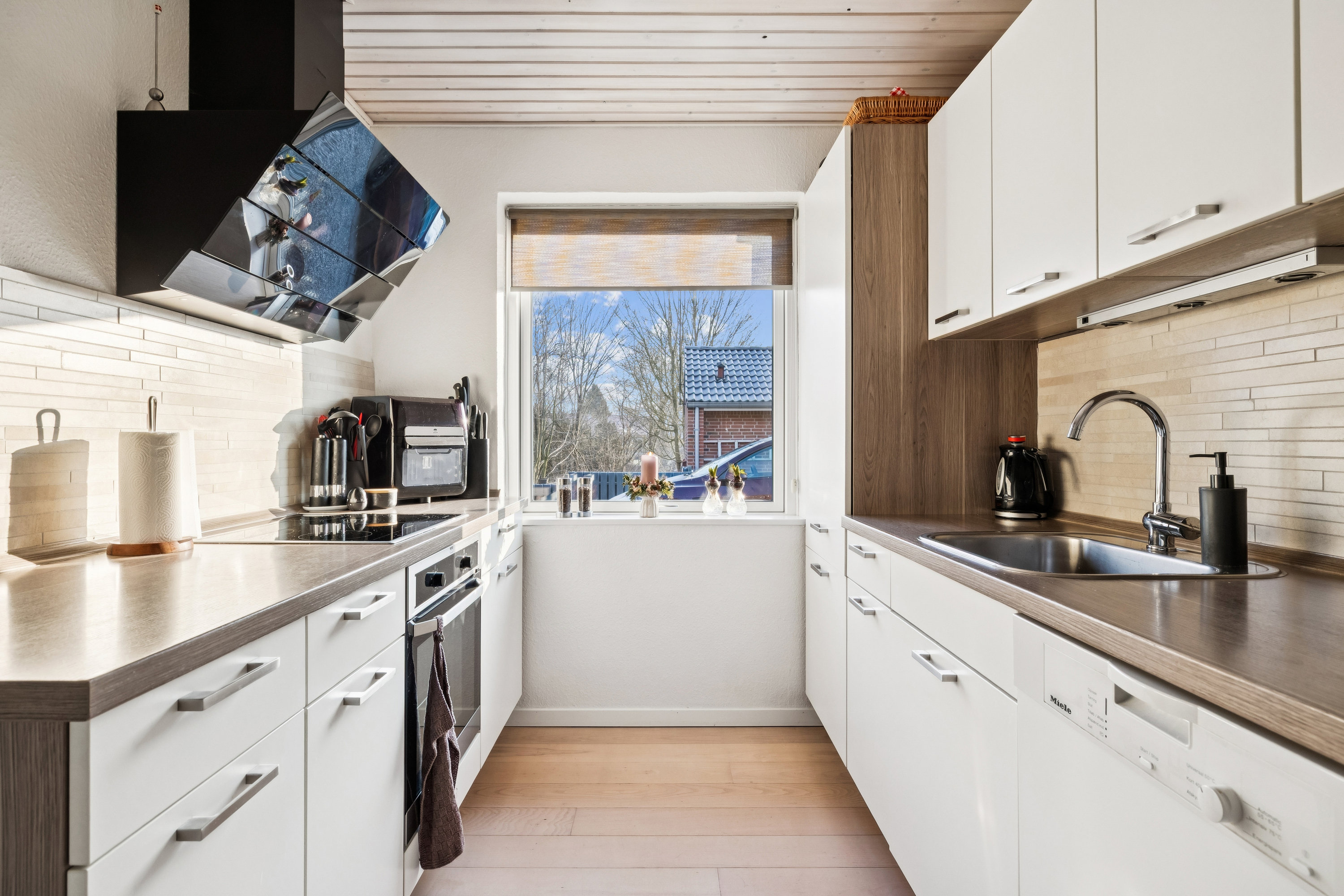 Fremhævet køkken billede i fuldskærmstilstand. Billede af Engvej 9C, Hobro By, 9500 Hobro