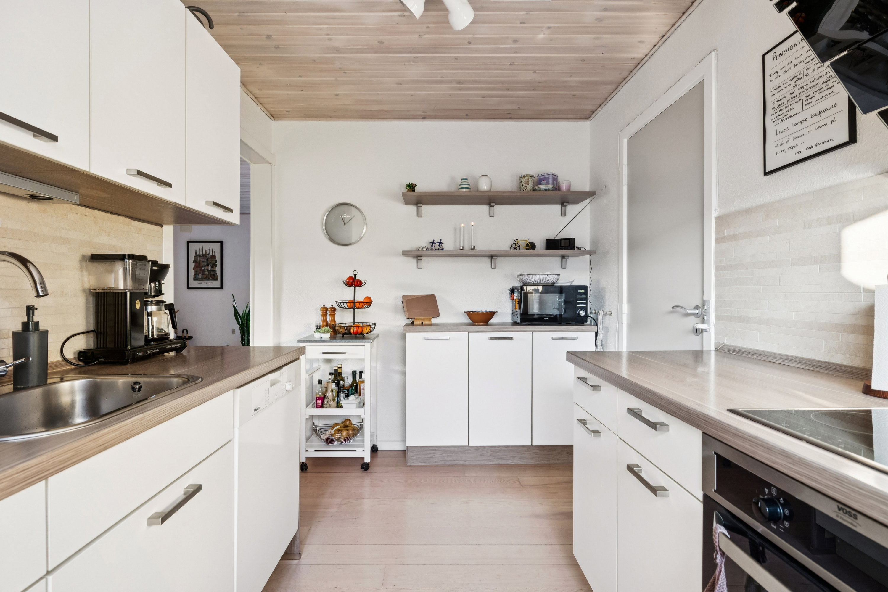 Fremhævet køkken billede i fuldskærmstilstand. Billede af Engvej 9C, Hobro By, 9500 Hobro