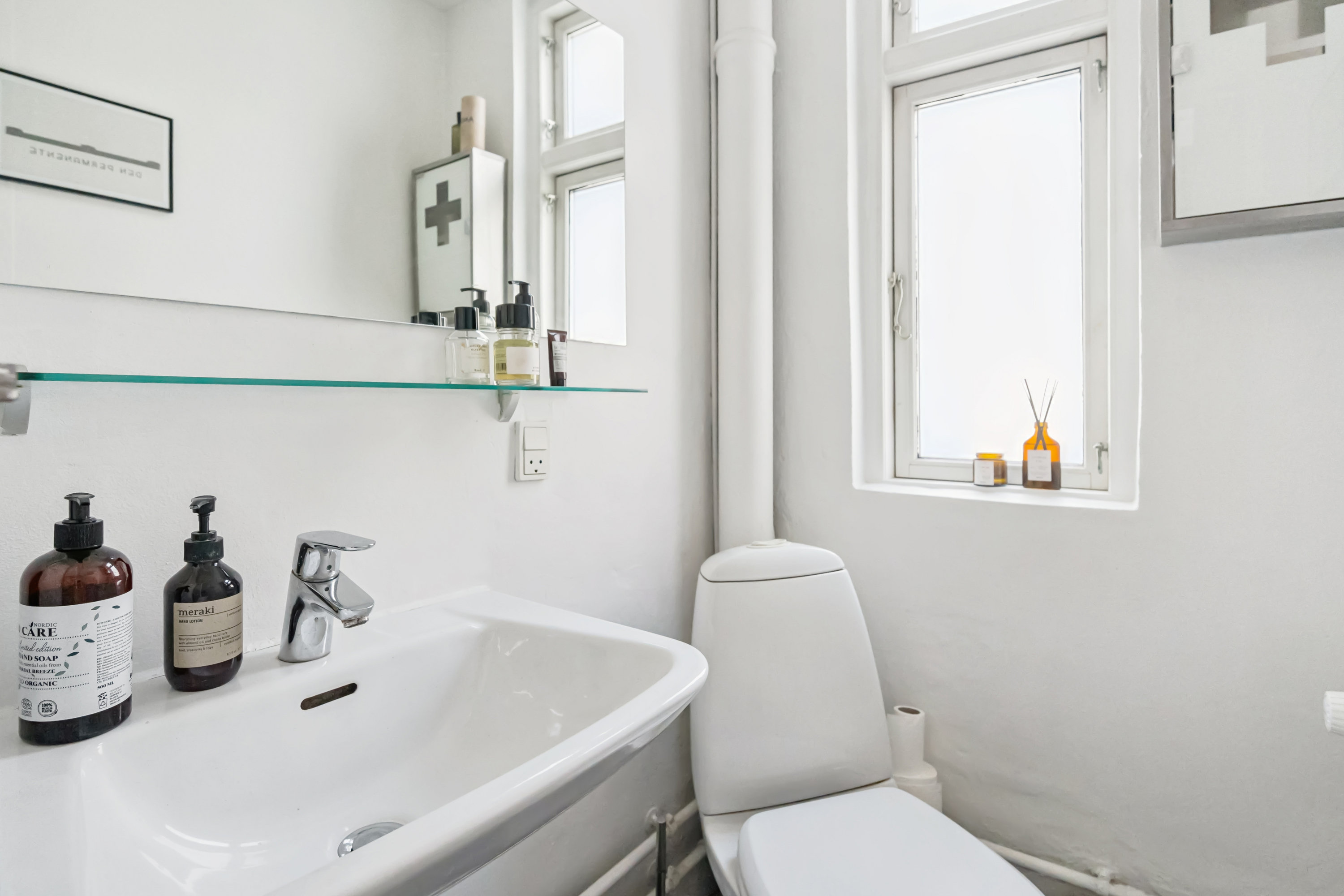 Fremhævet badeværelse billede i fuldskærmstilstand. Billede af Kærlighedsstien 5+5A, 8000 Aarhus C