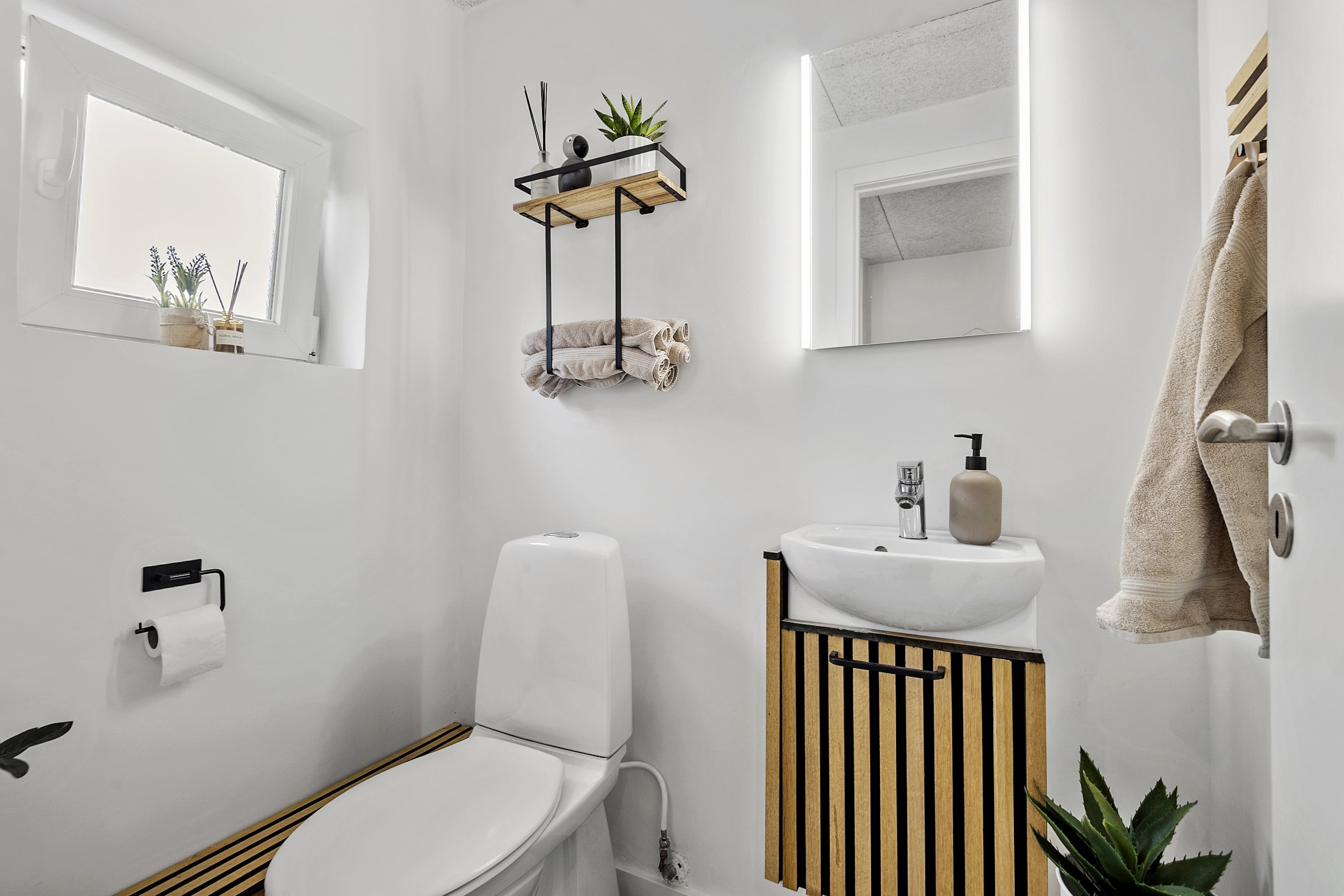 Fremhævet badeværelse billede i fuldskærmstilstand. Billede af Præstevangen 19, Bryndum, 6715 Esbjerg N